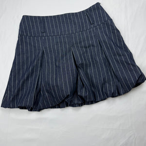 Navy striped low rise balloon mini skirt (S/M)