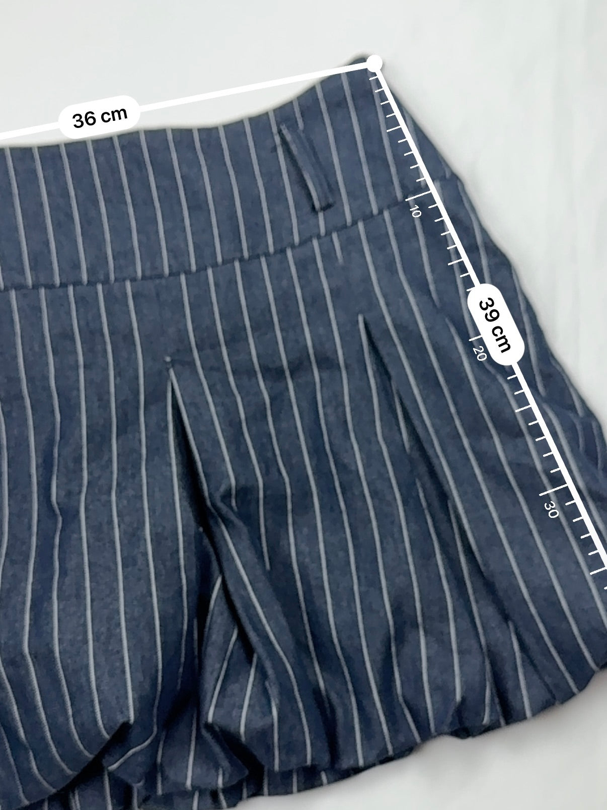 Navy striped low rise balloon mini skirt (S/M)