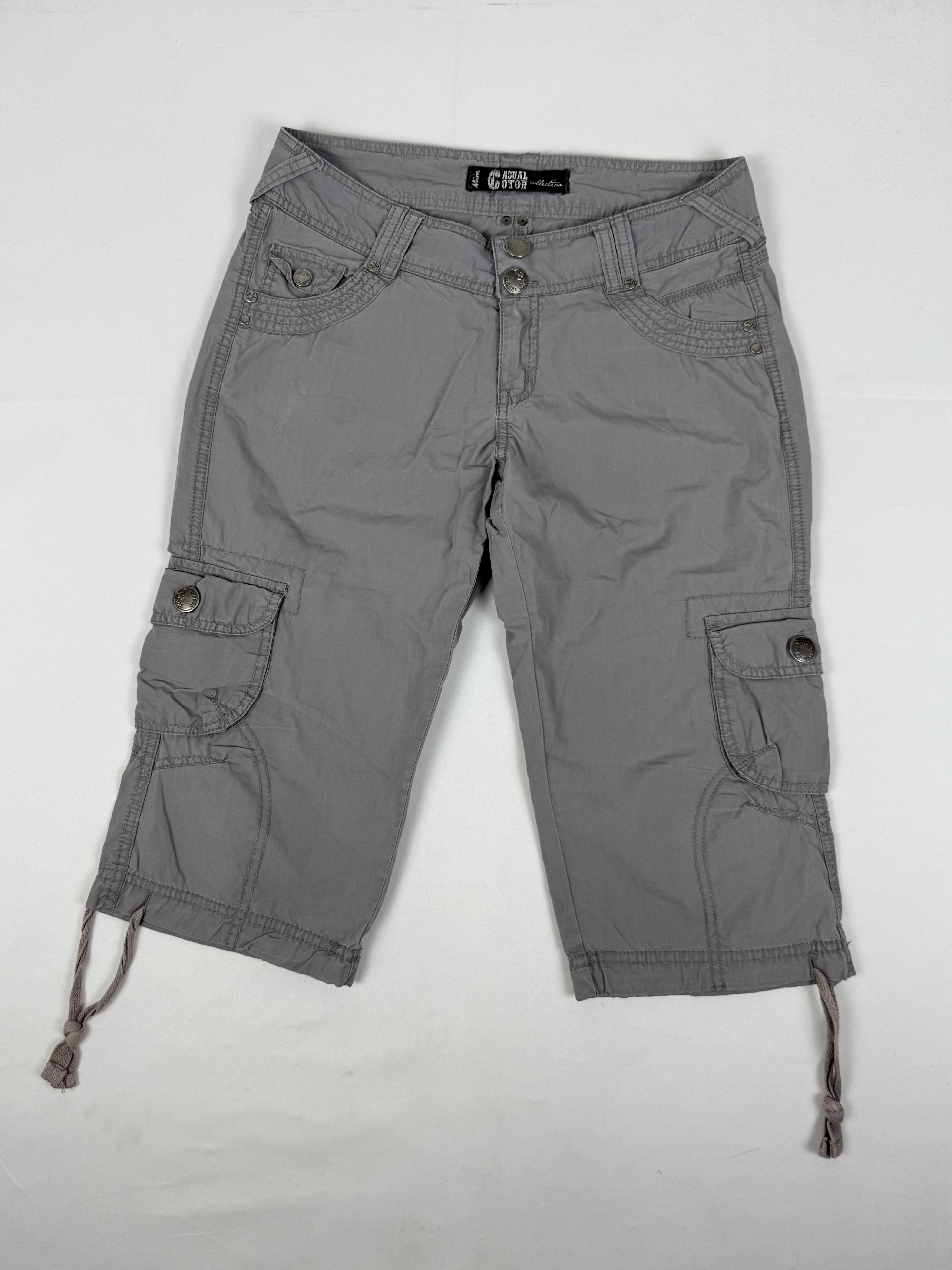 Grey low rise capri pants (S/M)
