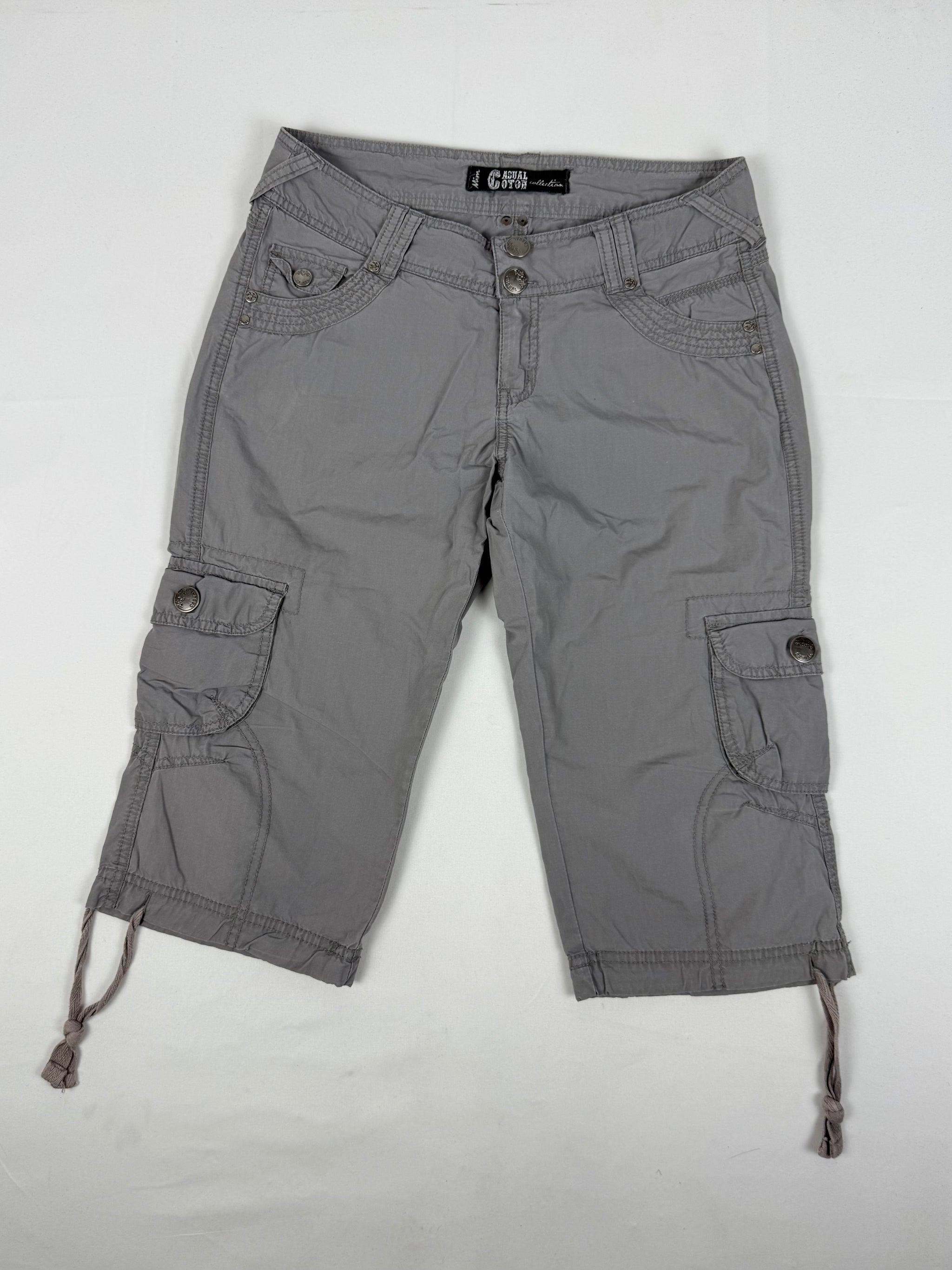 Grey low rise capri pants (S/M)