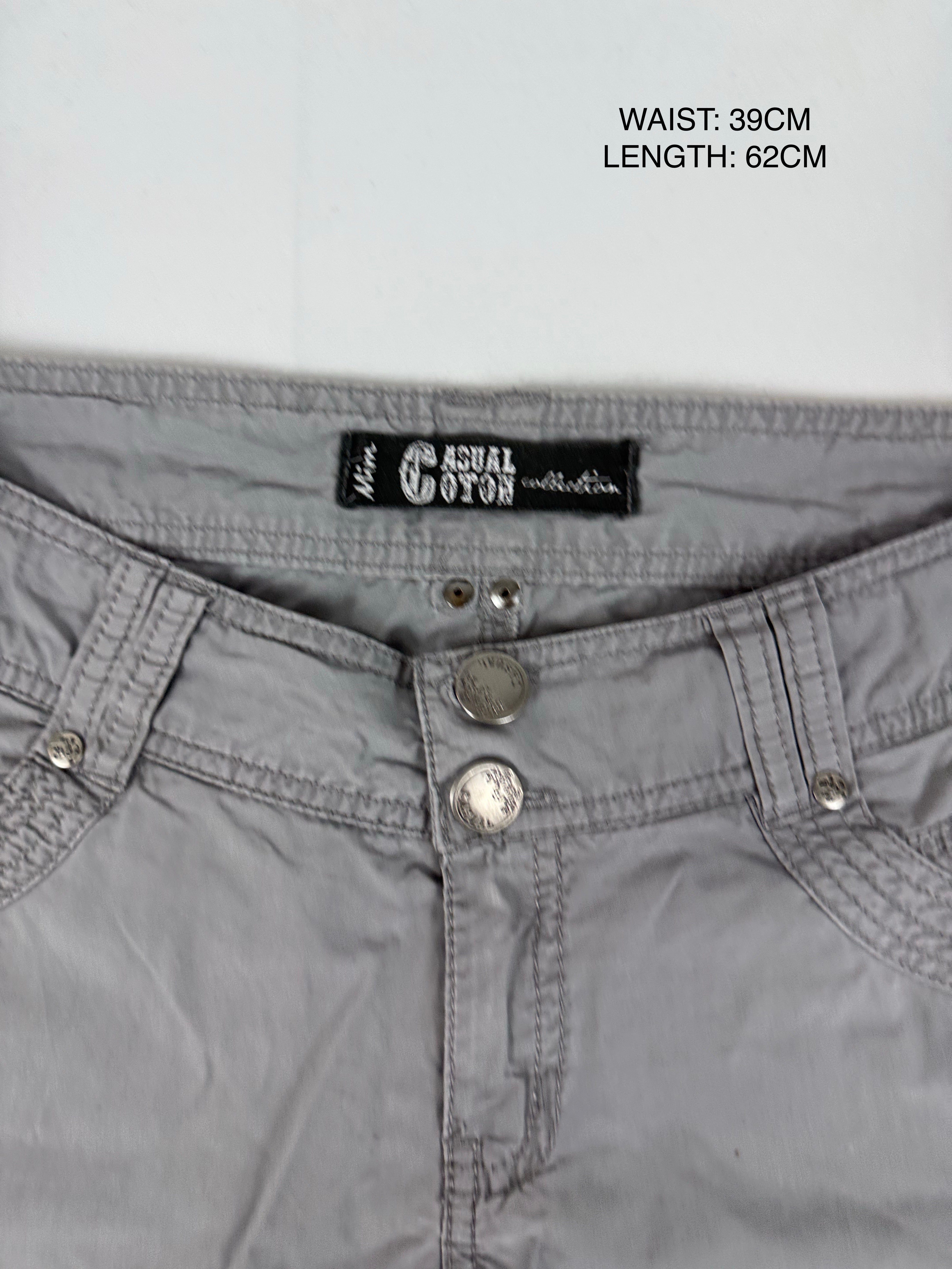 Grey low rise capri pants (S/M)