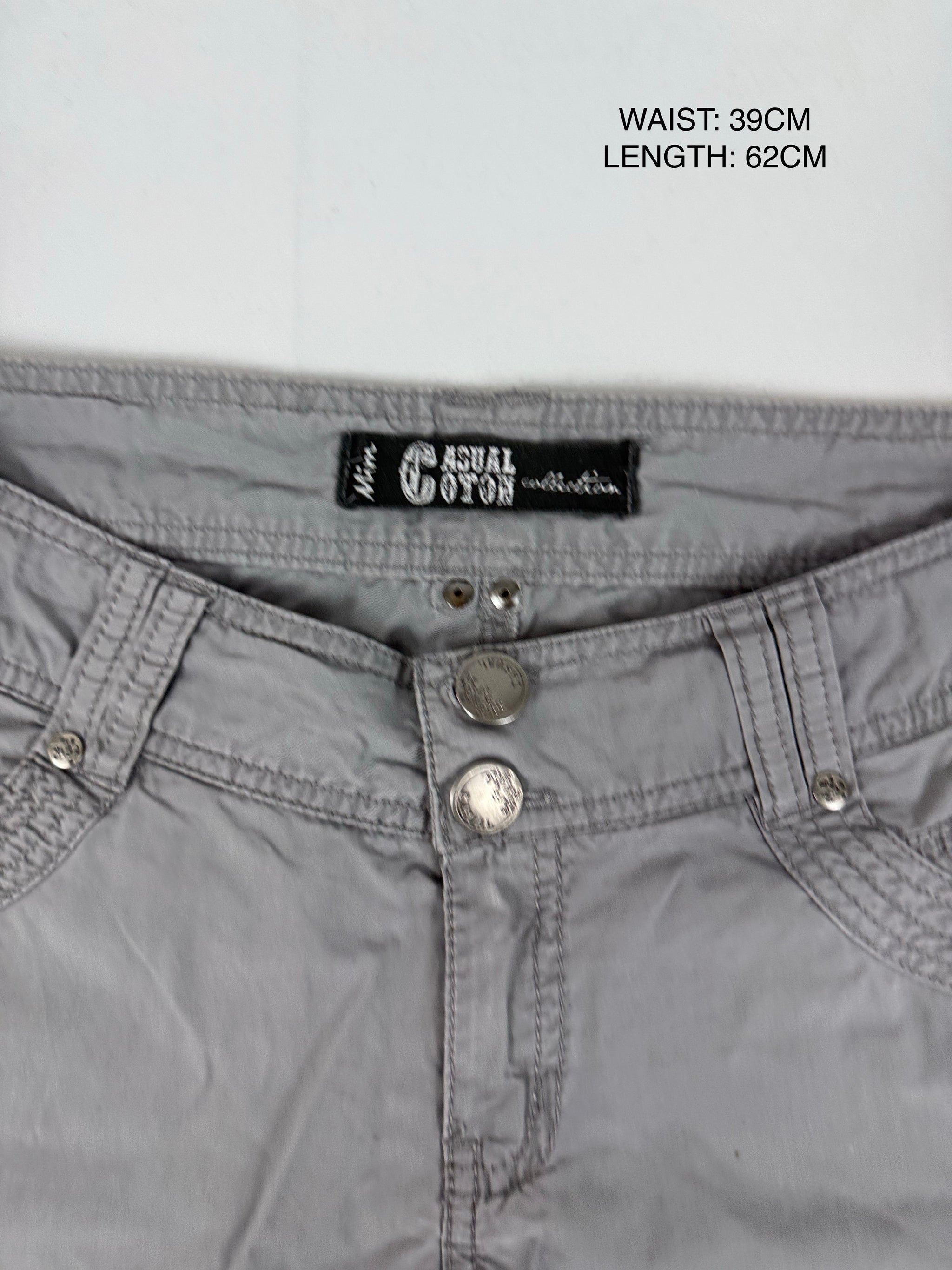 Grey low rise capri pants (S/M)