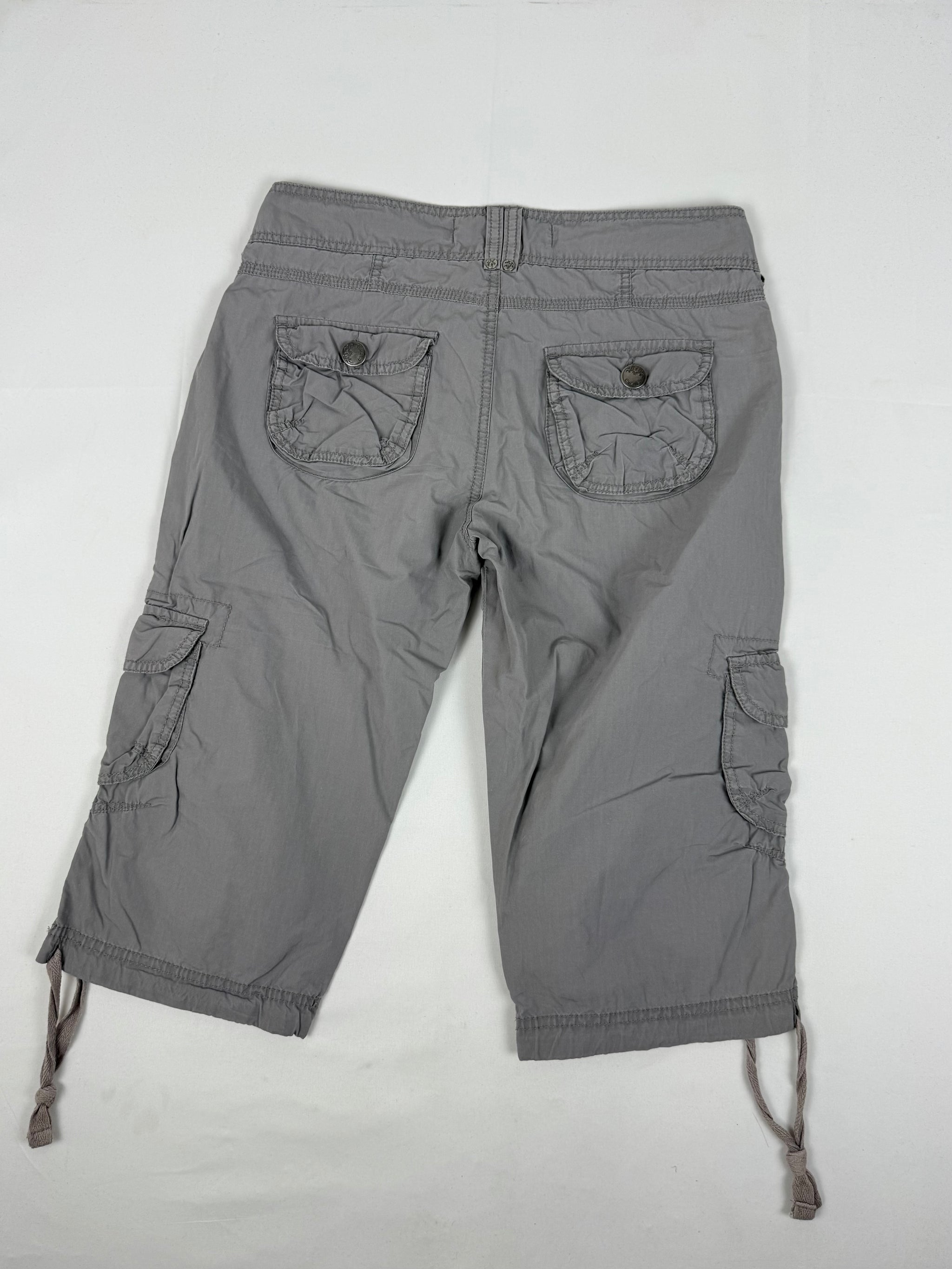 Grey low rise capri pants (S/M)