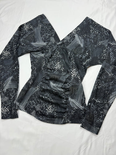 Grey graphic V neck stretchy long sleeves top (S/M)