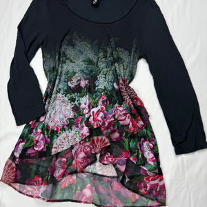 Black graphic floral long sleeves top (S)