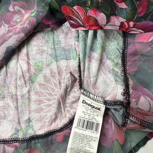 Black graphic floral long sleeves top (S)