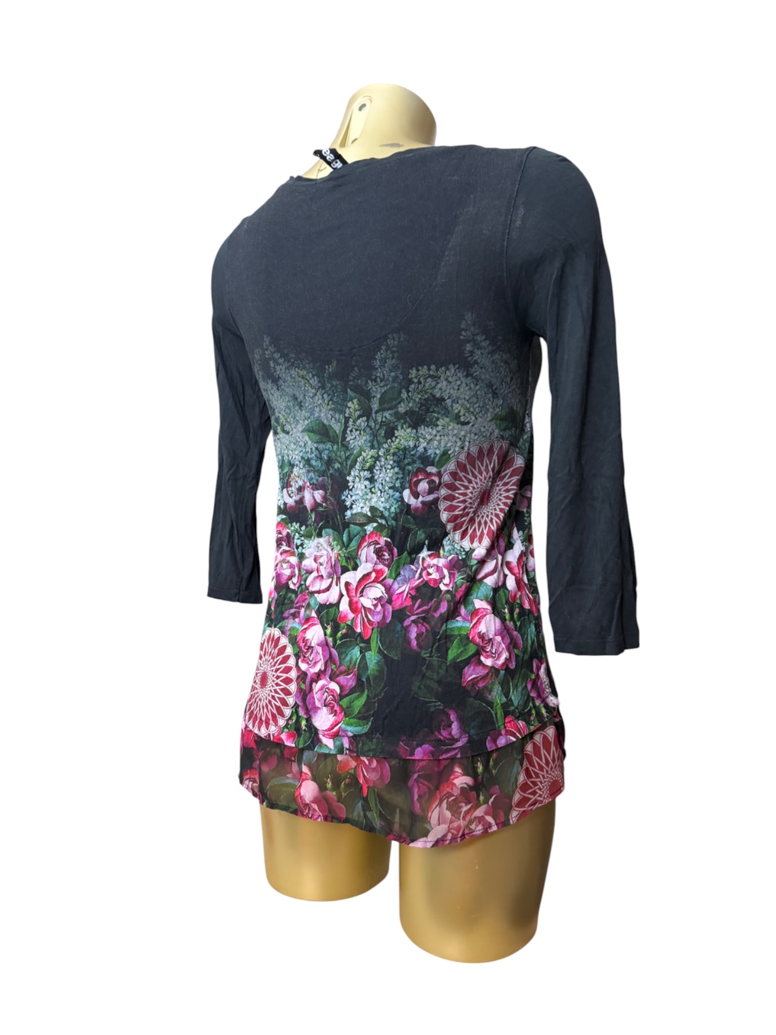 Black graphic floral long sleeves top (S)