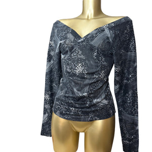 Grey graphic V neck stretchy long sleeves top (S/M)