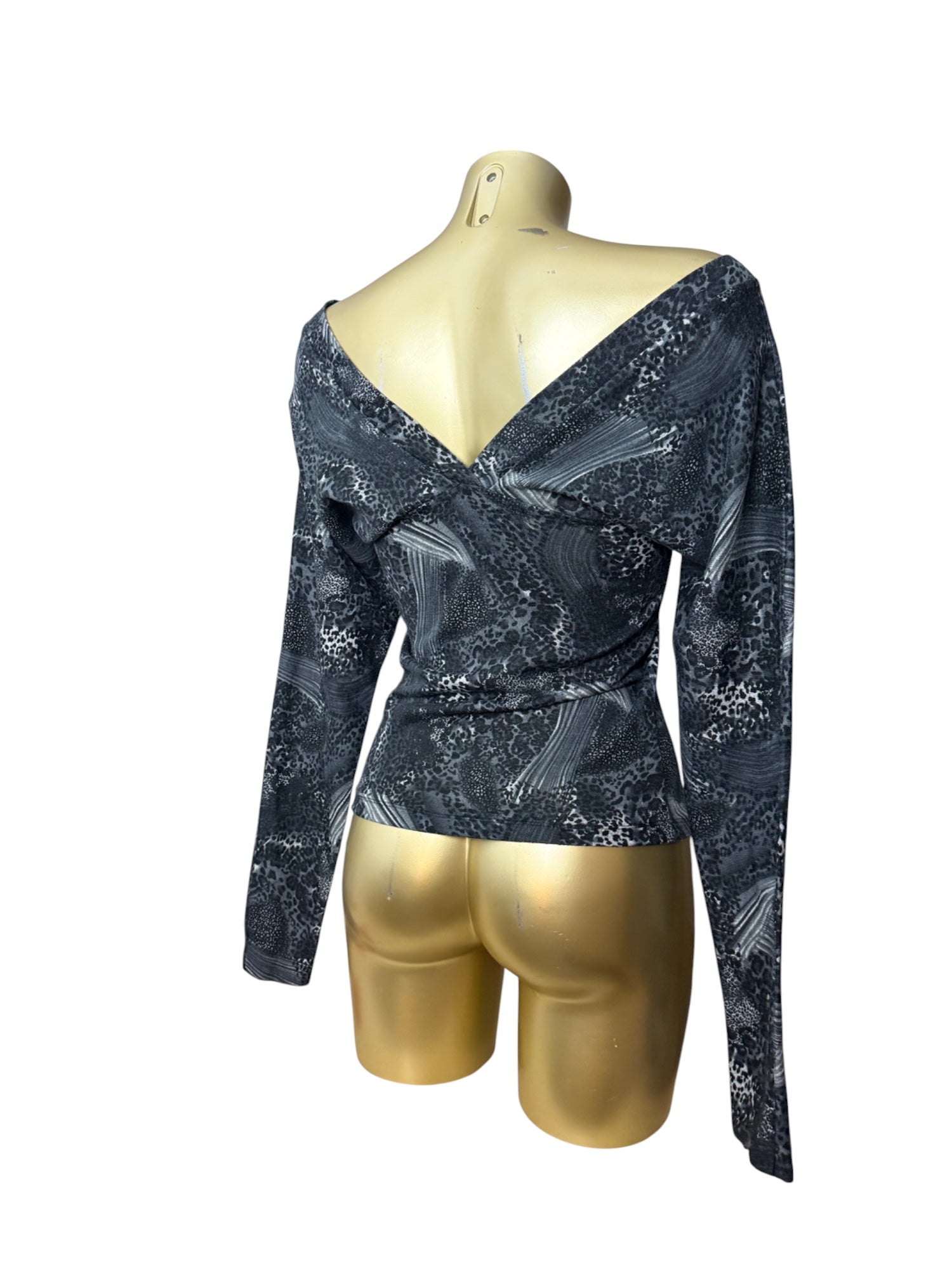 Grey graphic V neck stretchy long sleeves top (S/M)