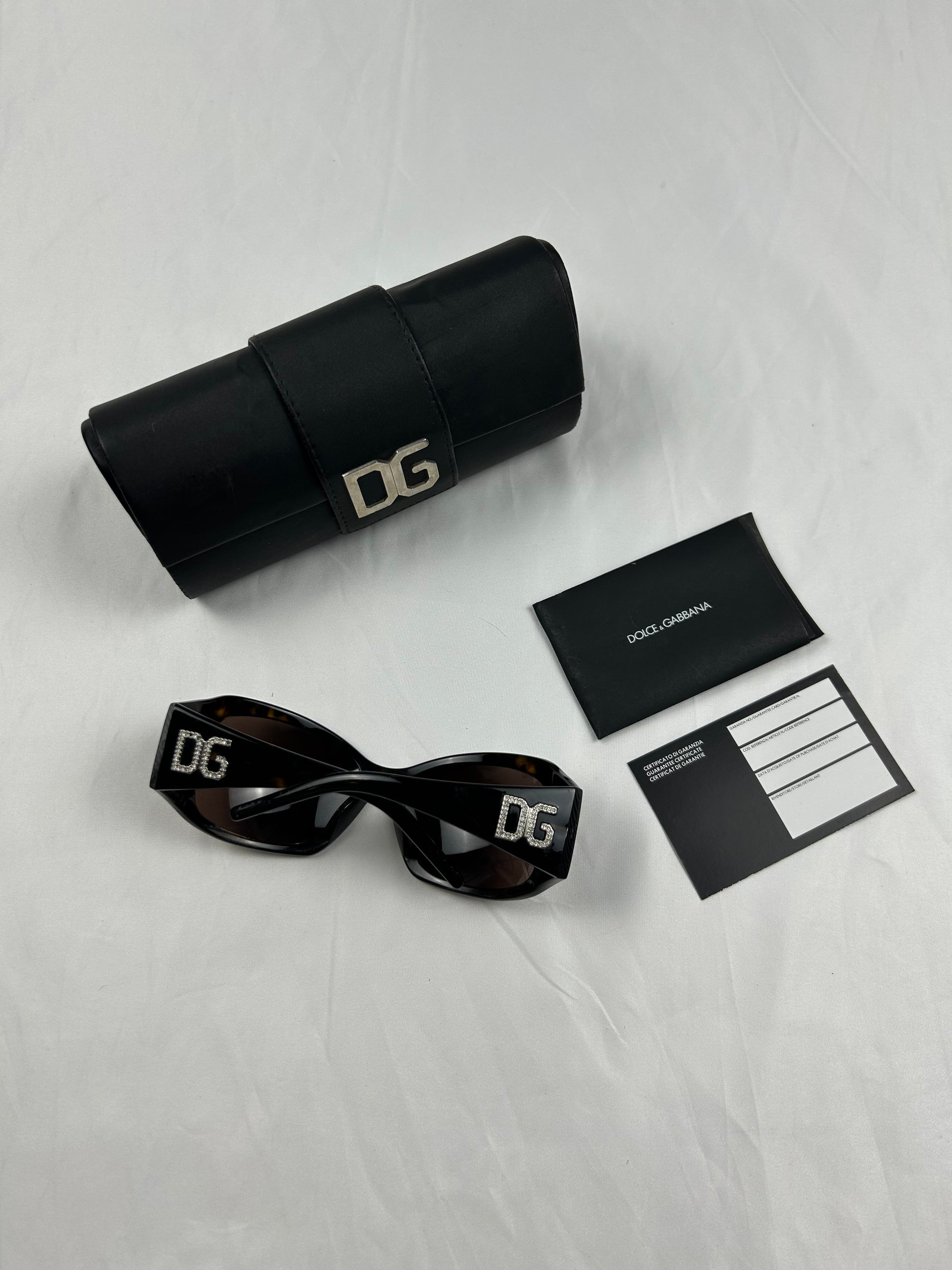 2000s strass logo sunglasses