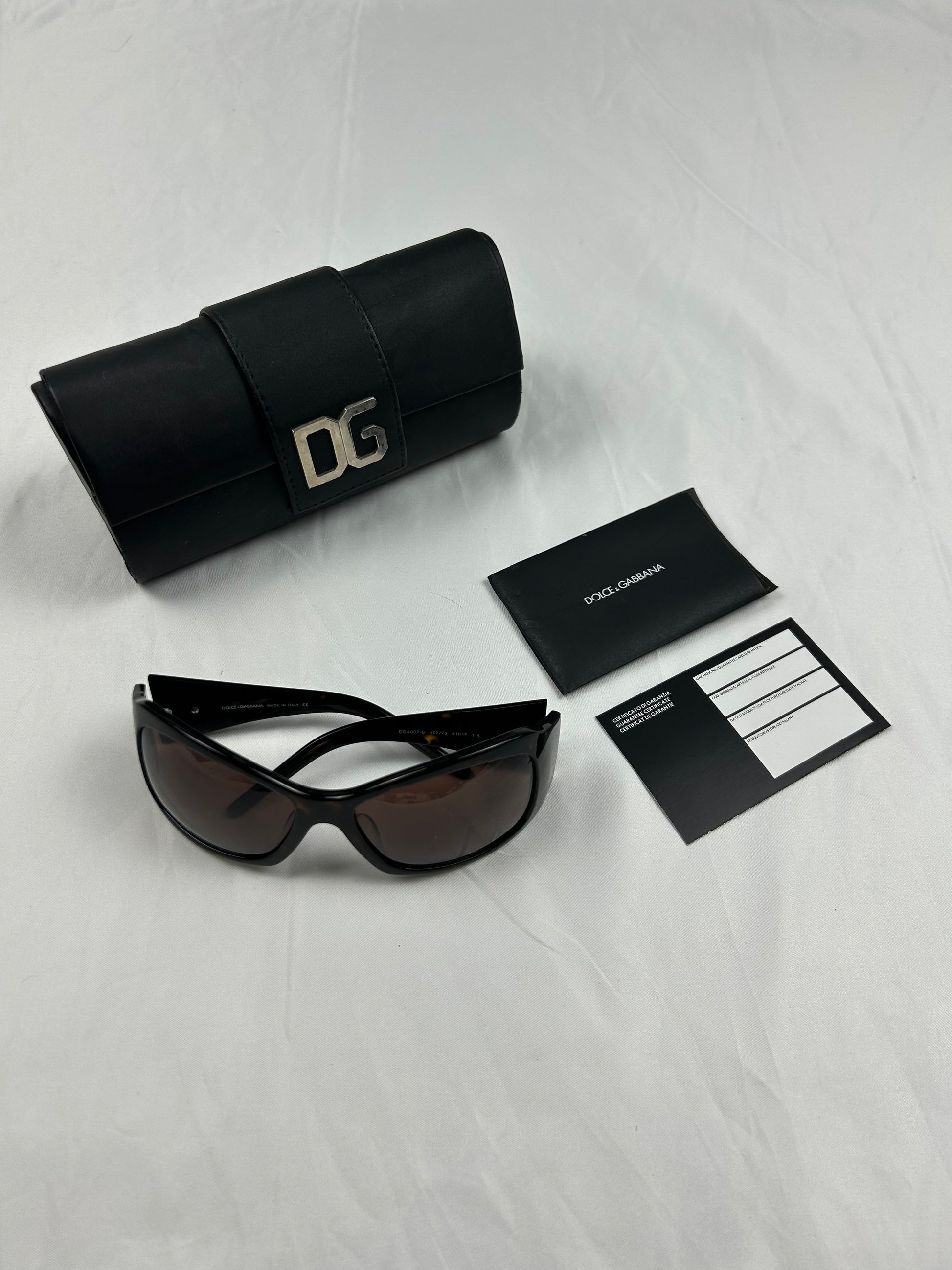 2000s strass logo sunglasses