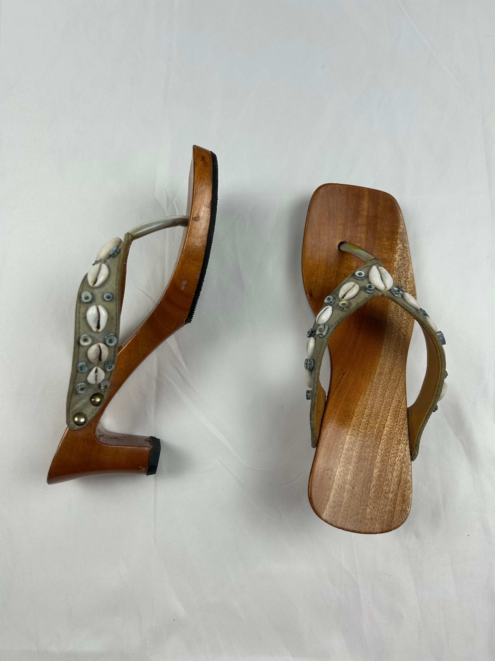 Khaki seashells wood heels mules (38)