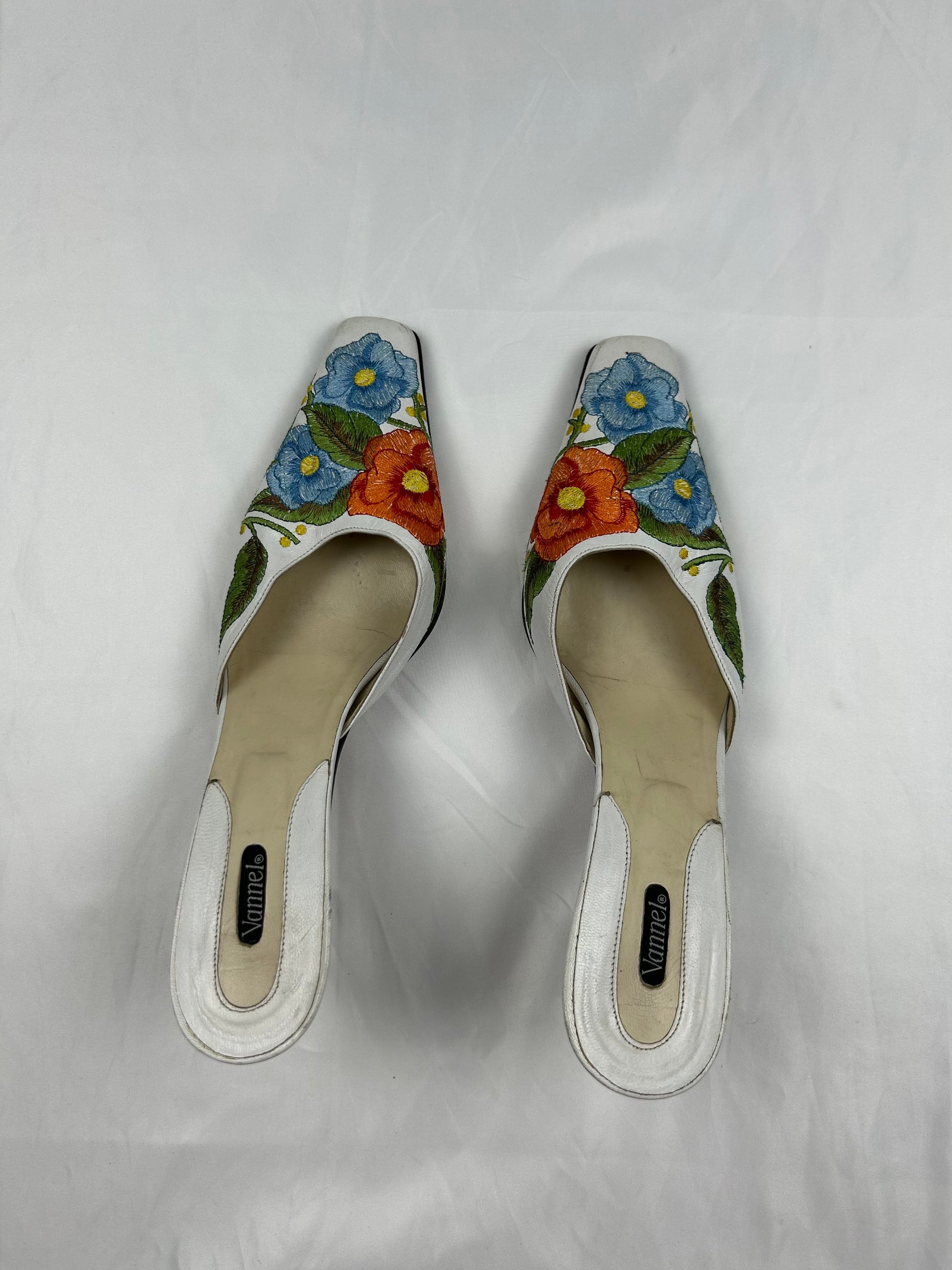 White embroidered floral pointed toes heels mules (38)