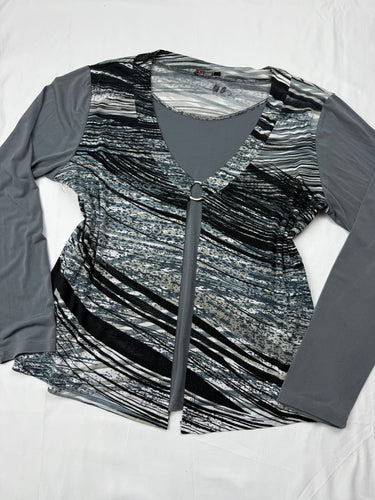 Grey graphic long sleeves top (2XL)