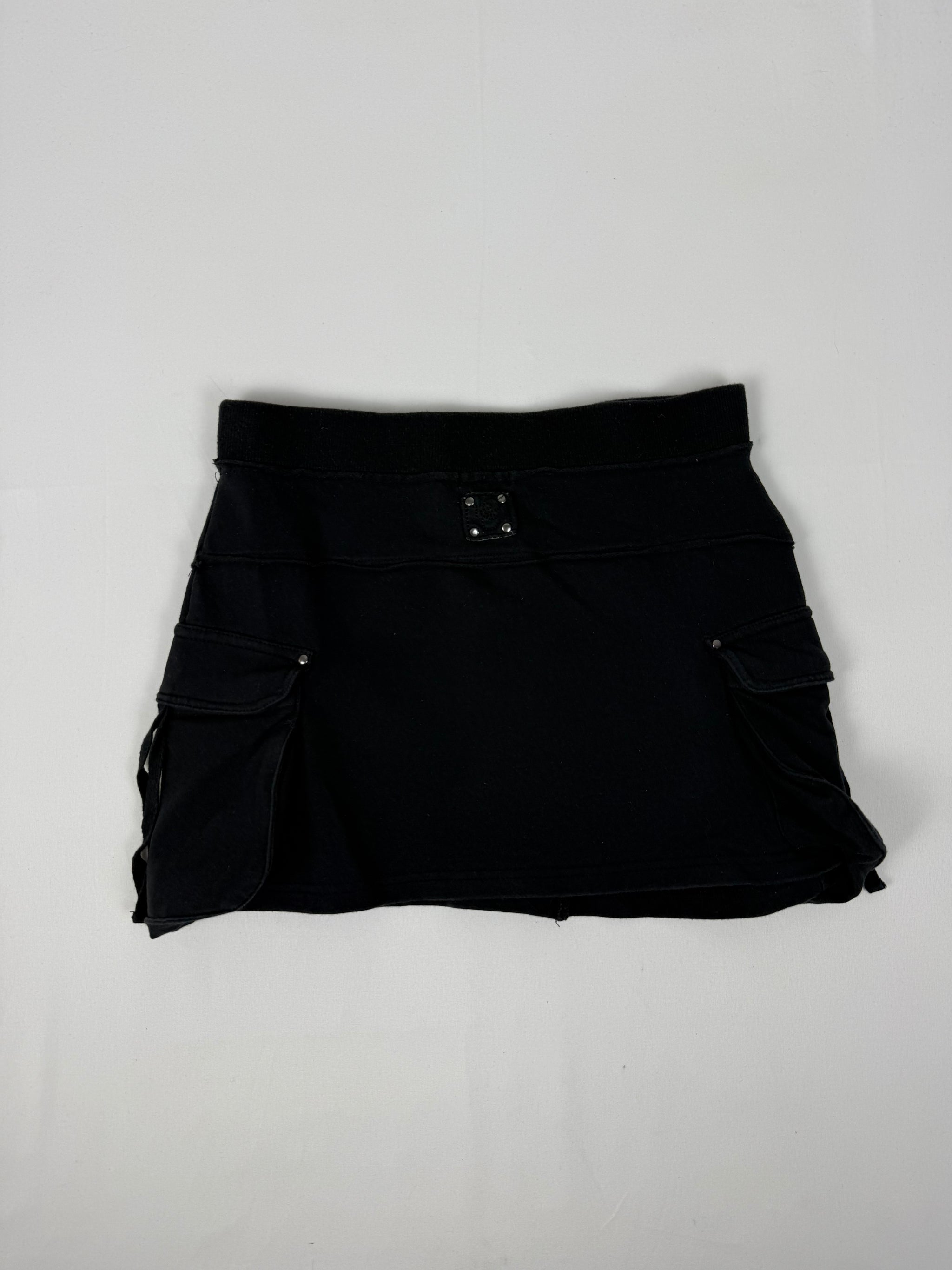 Black cotton low rise cargo mini skirt (S)