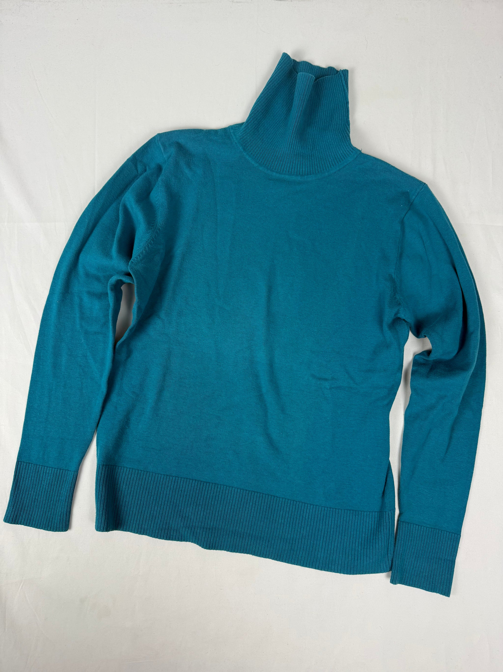 Blue turtleneck jumper (M/L)