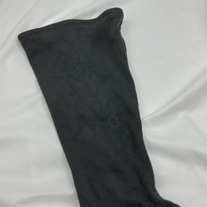 Black suede embroidered kitten heels boots (40)