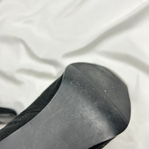 Black suede embroidered kitten heels boots (40)