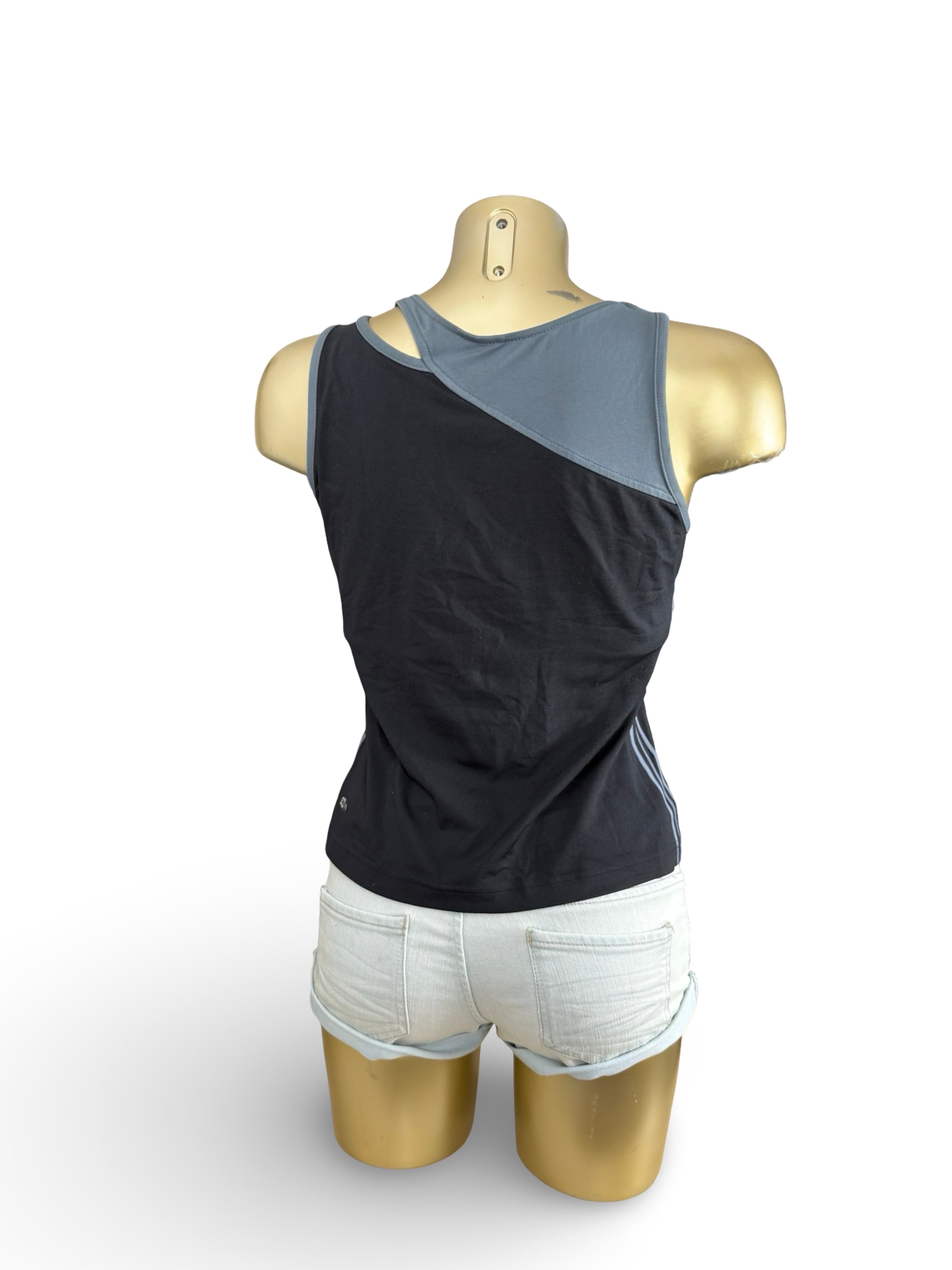 Black activewear top (M)