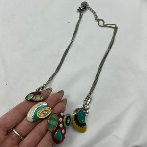 Silver gems pendent necklace