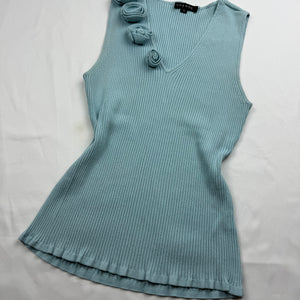 Blue ribbed flower appliqué knitted tank top (M)