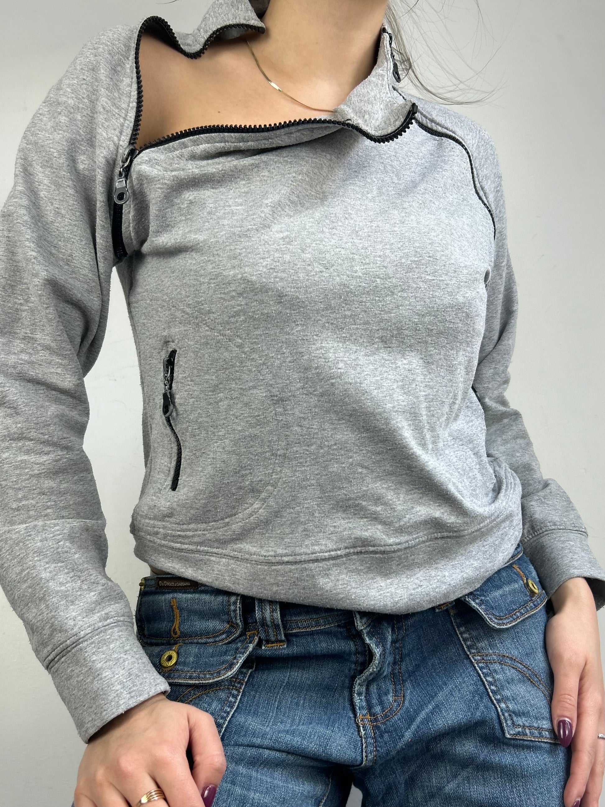 Grey zip up sweatshirt (S/M)