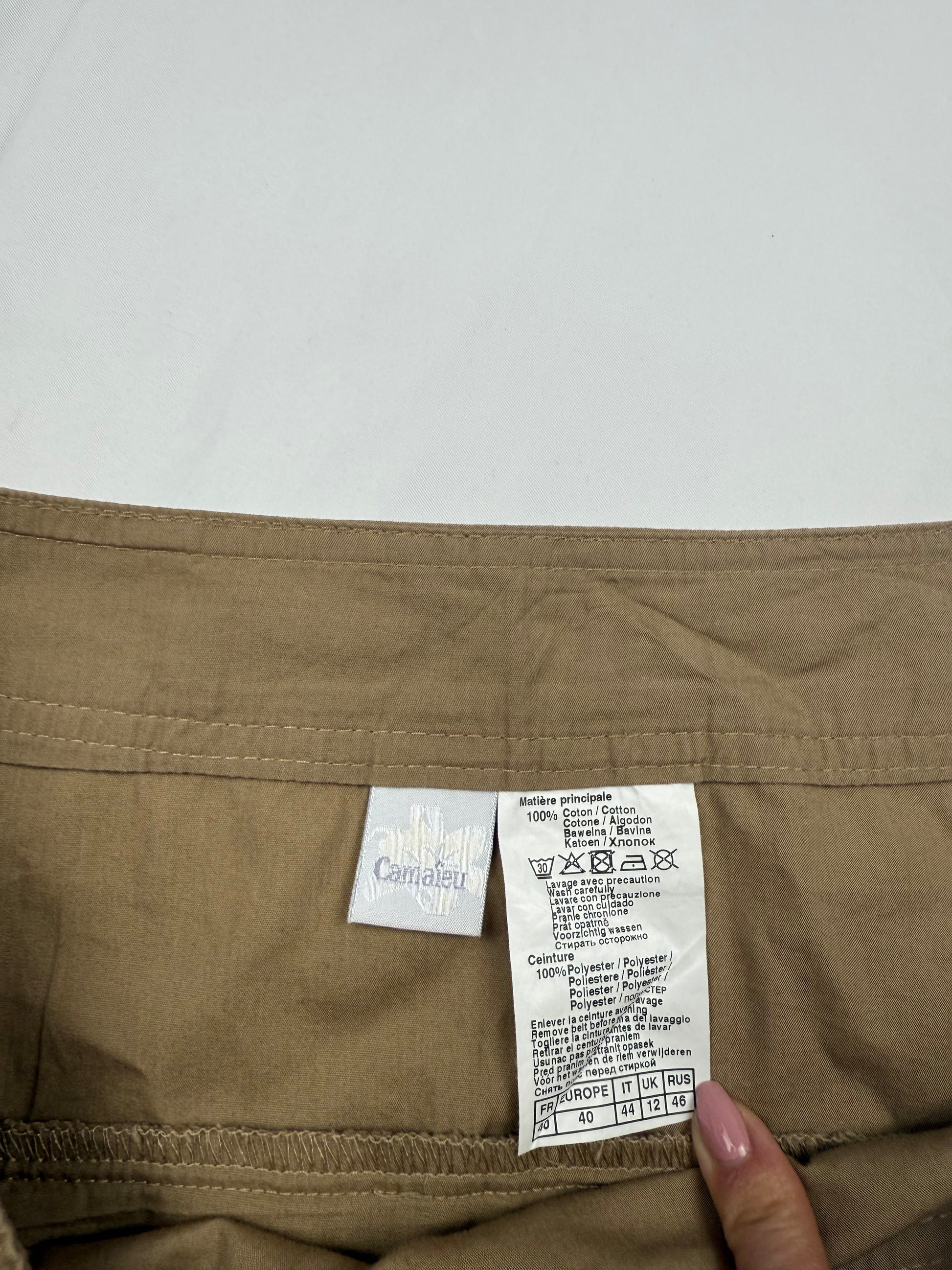Beige low rise mini pleated skirt (M/L)