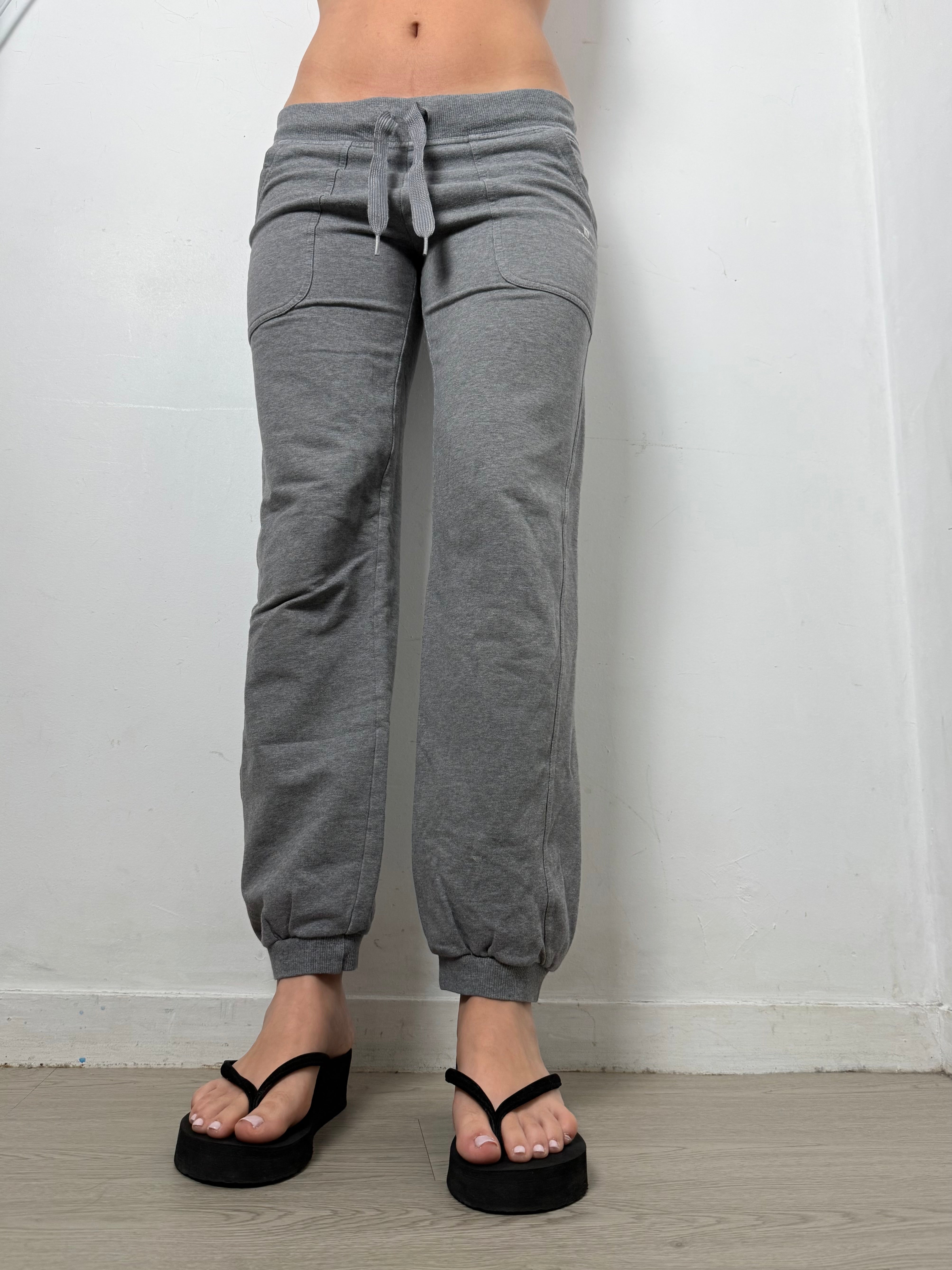 Grey low rise joggers pants (S)