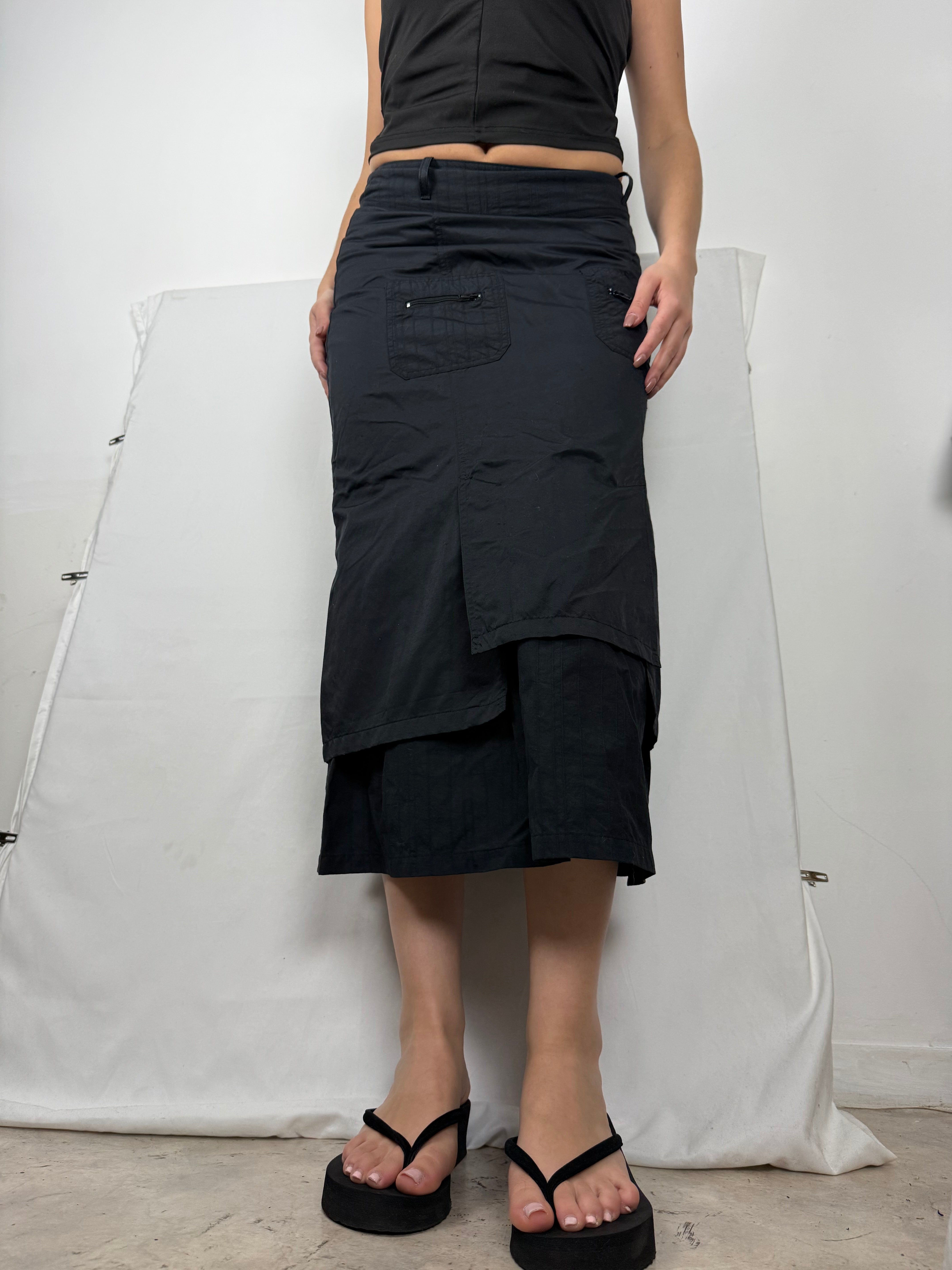 Black low rise maxi skirt (S/M)