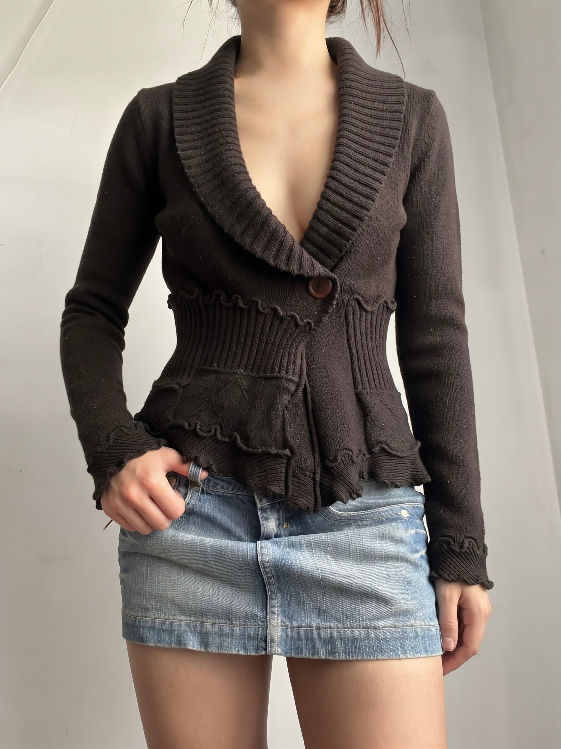 Mini-robe en maille grise à manches courtes avec nouage (S)