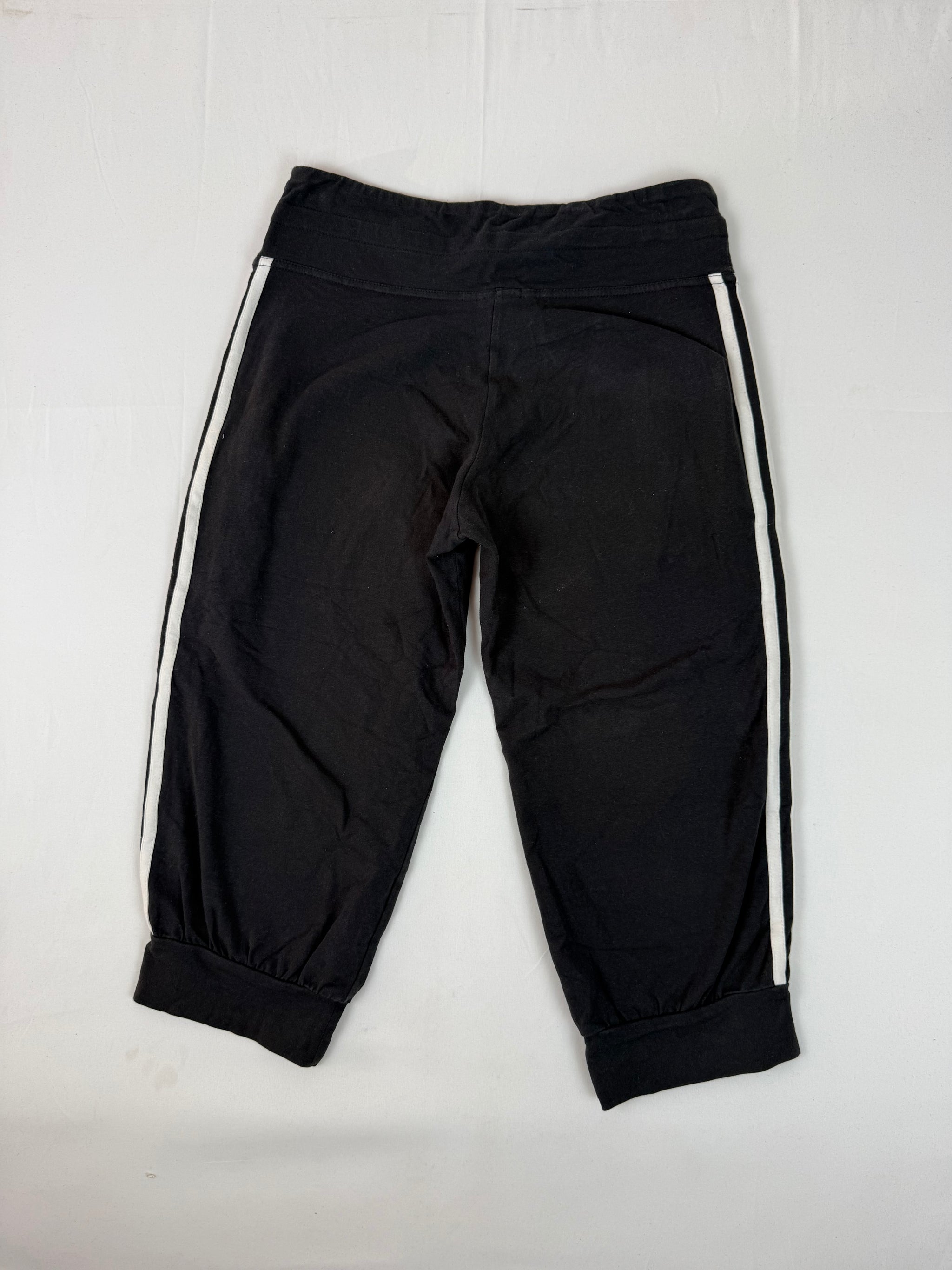 Black activewear low waist capri pants (S/M)