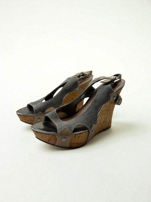 Silver buckle belt wedge heels (37)