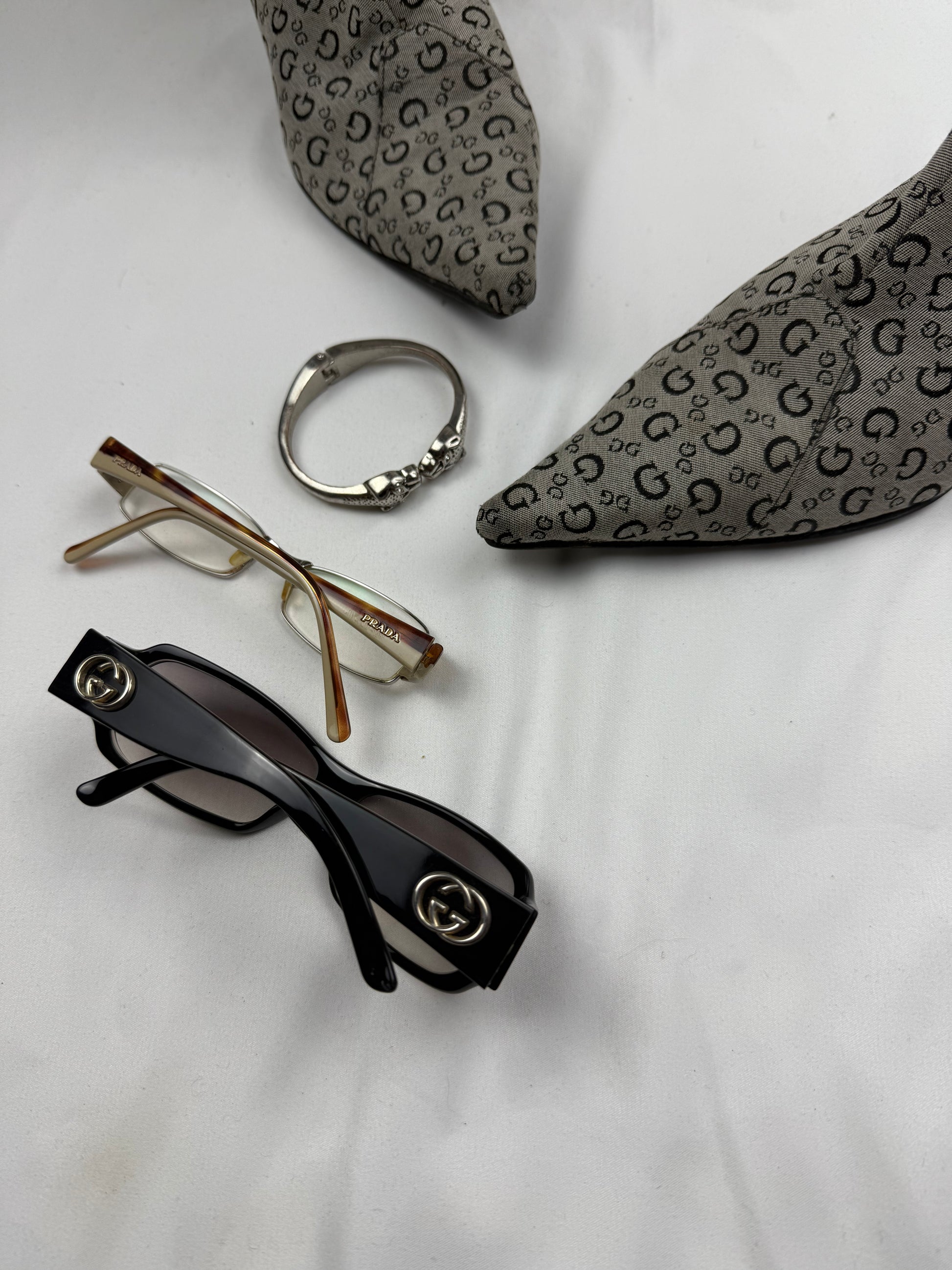 Black GG logo 2000s  sunglasses (with prescription)