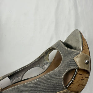Silver buckle belt wedge heels (37)