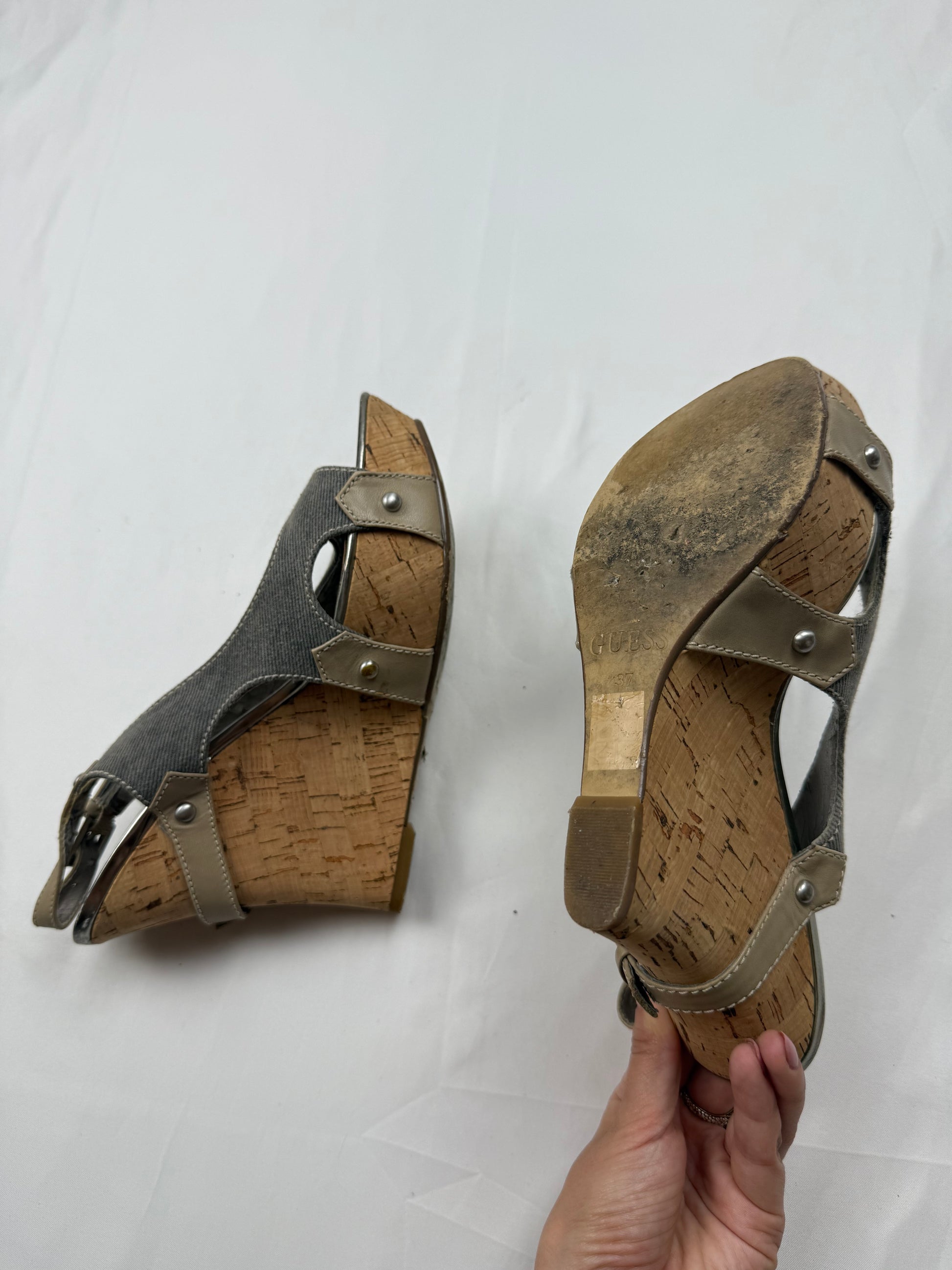 Silver buckle belt wedge heels (37)