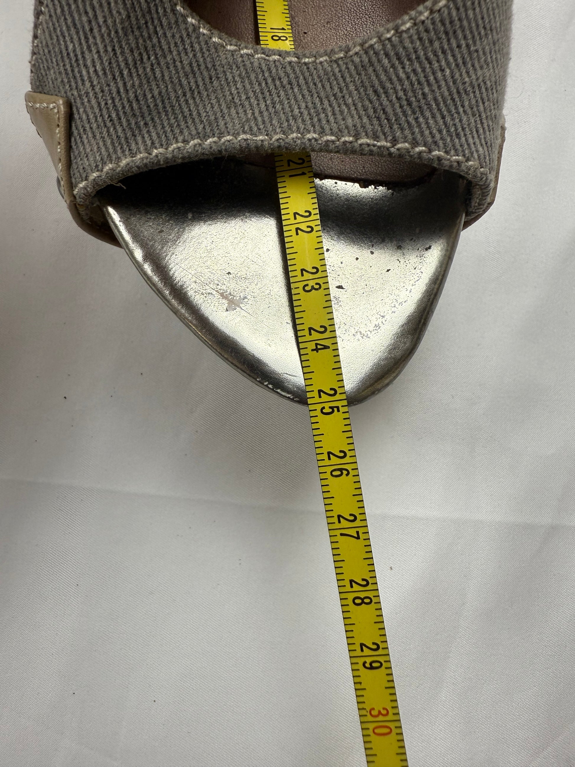 Silver buckle belt wedge heels (37)