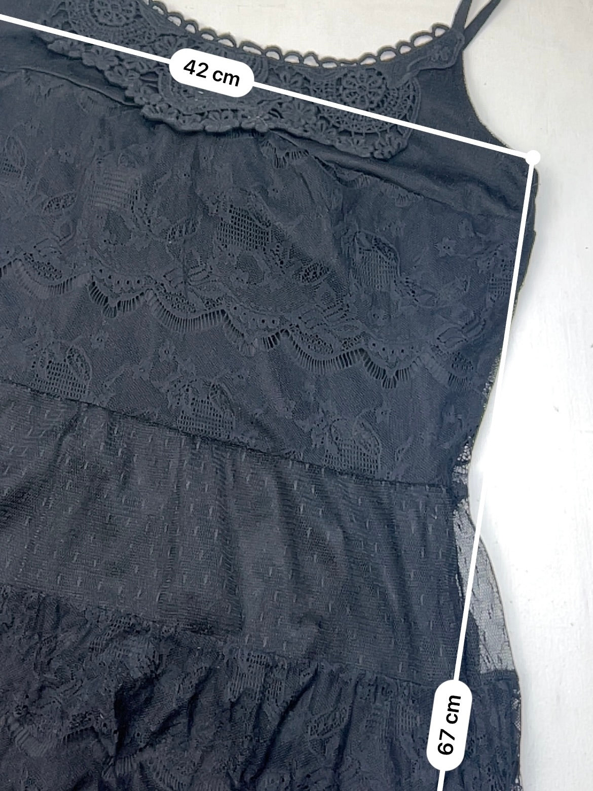 Black mesh embroidered pleated dress (M/L)