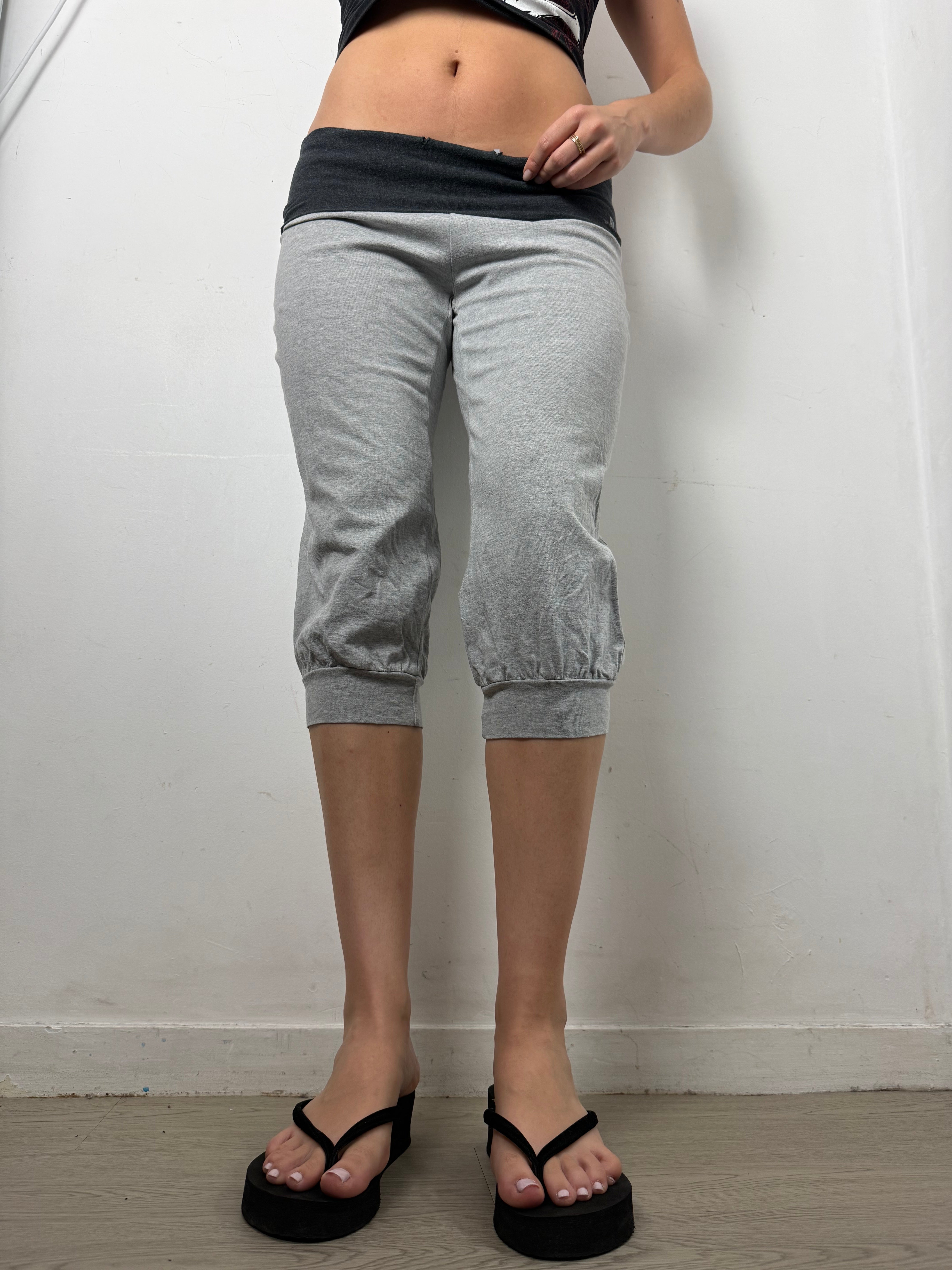 Grey cotton joggers capri pants (M)