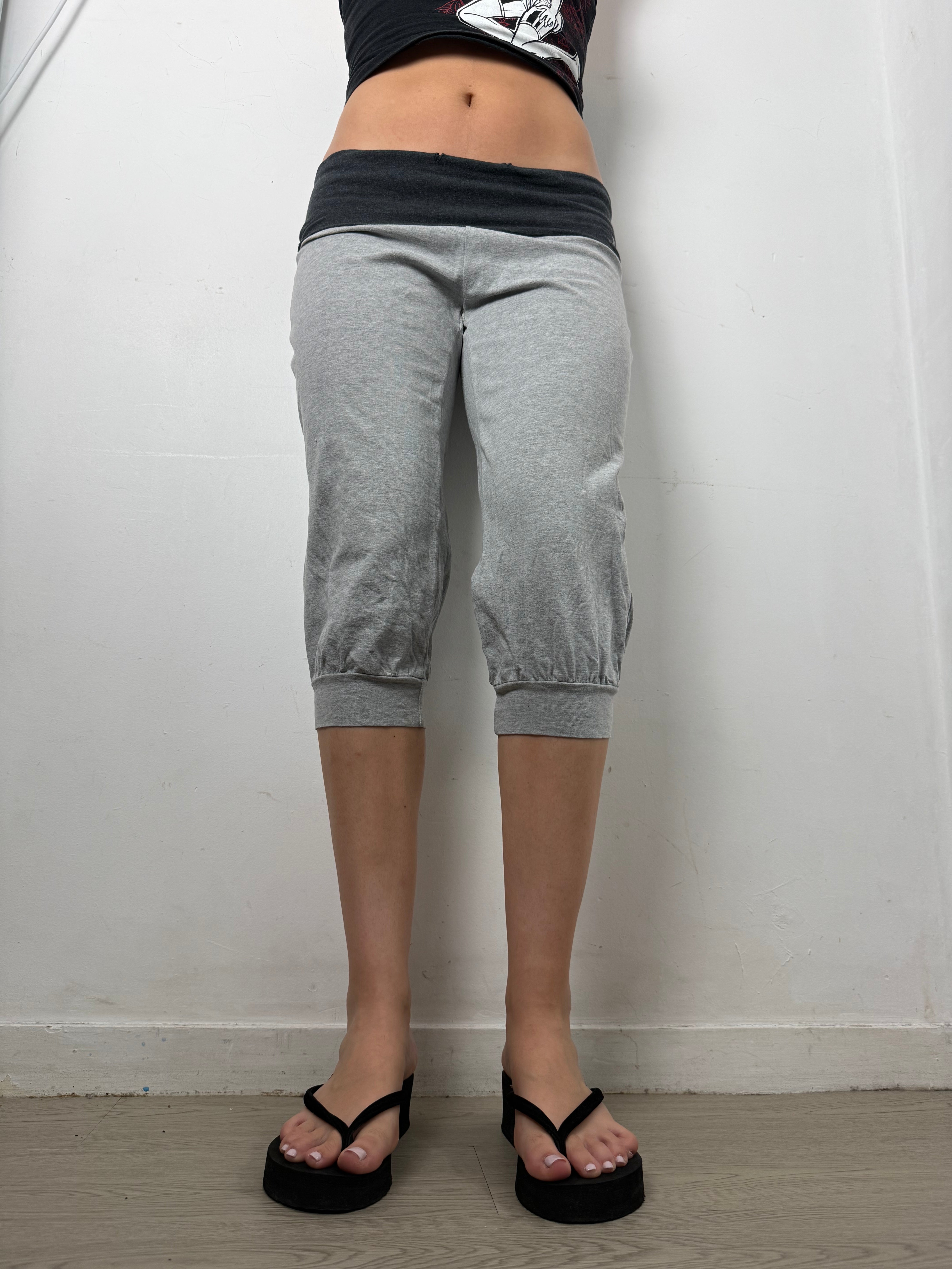 Grey cotton joggers capri pants (M)