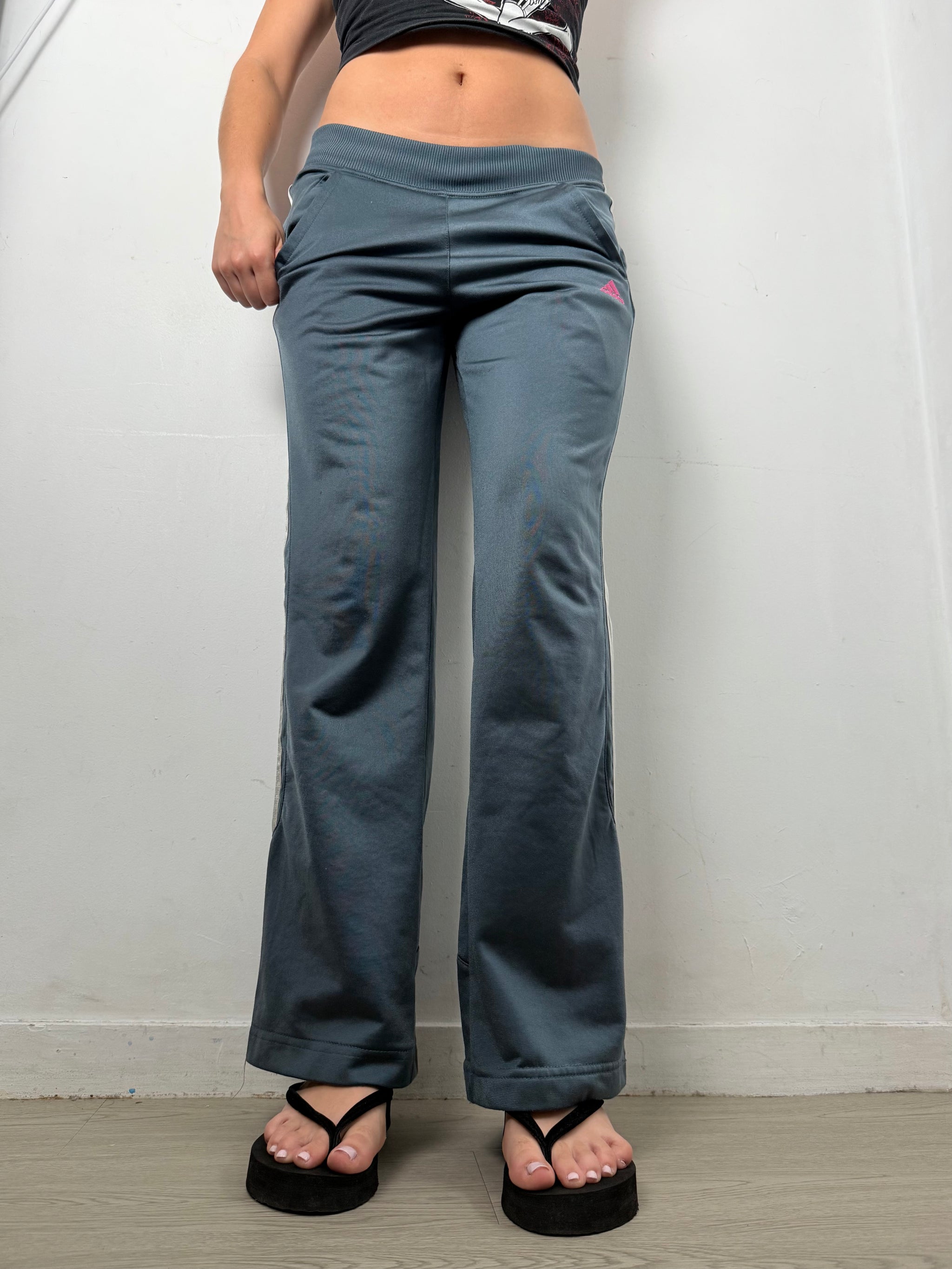 Grey activewear flare pants (S)