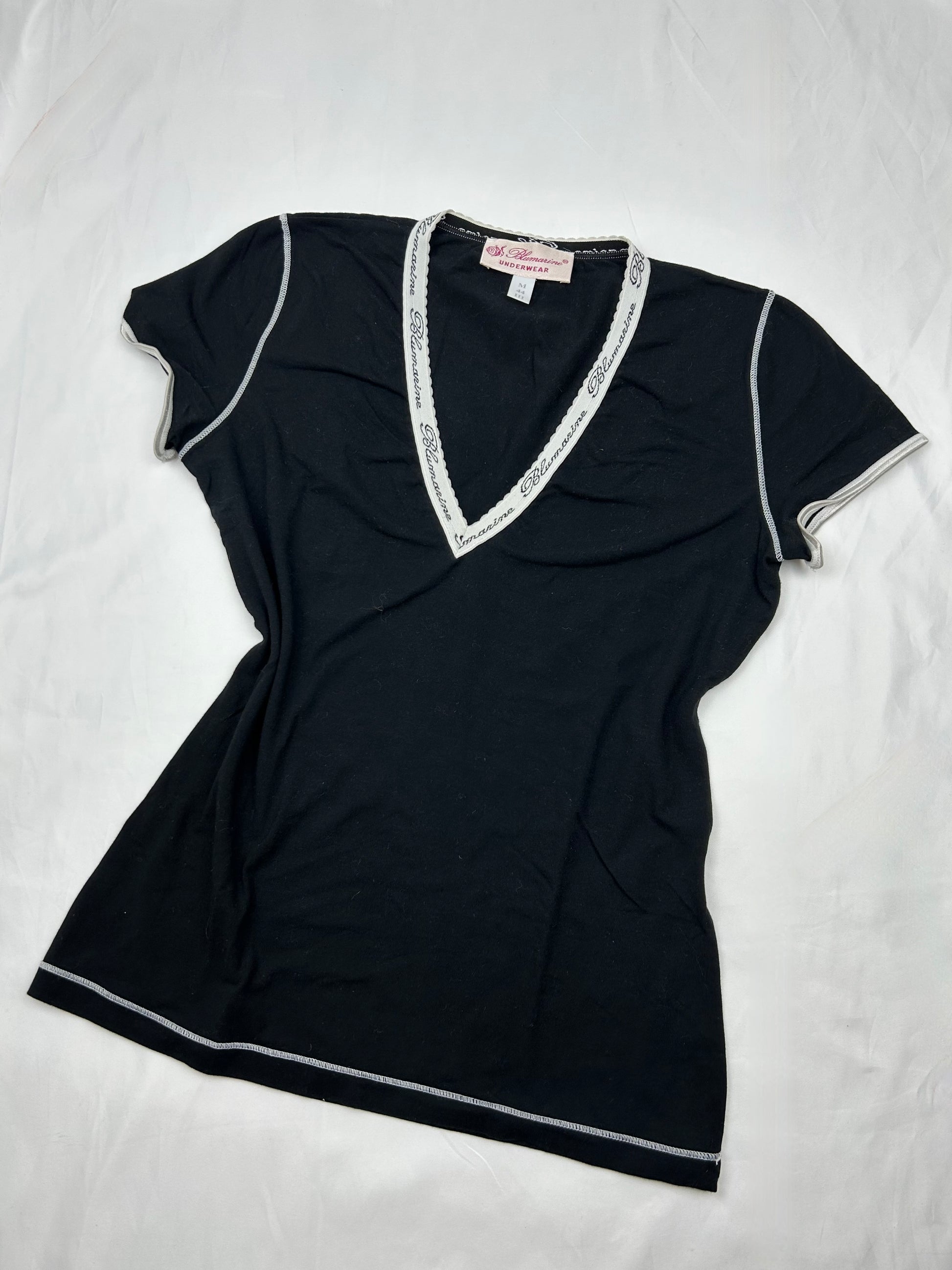 Black V neck tight fit logo tee (M)