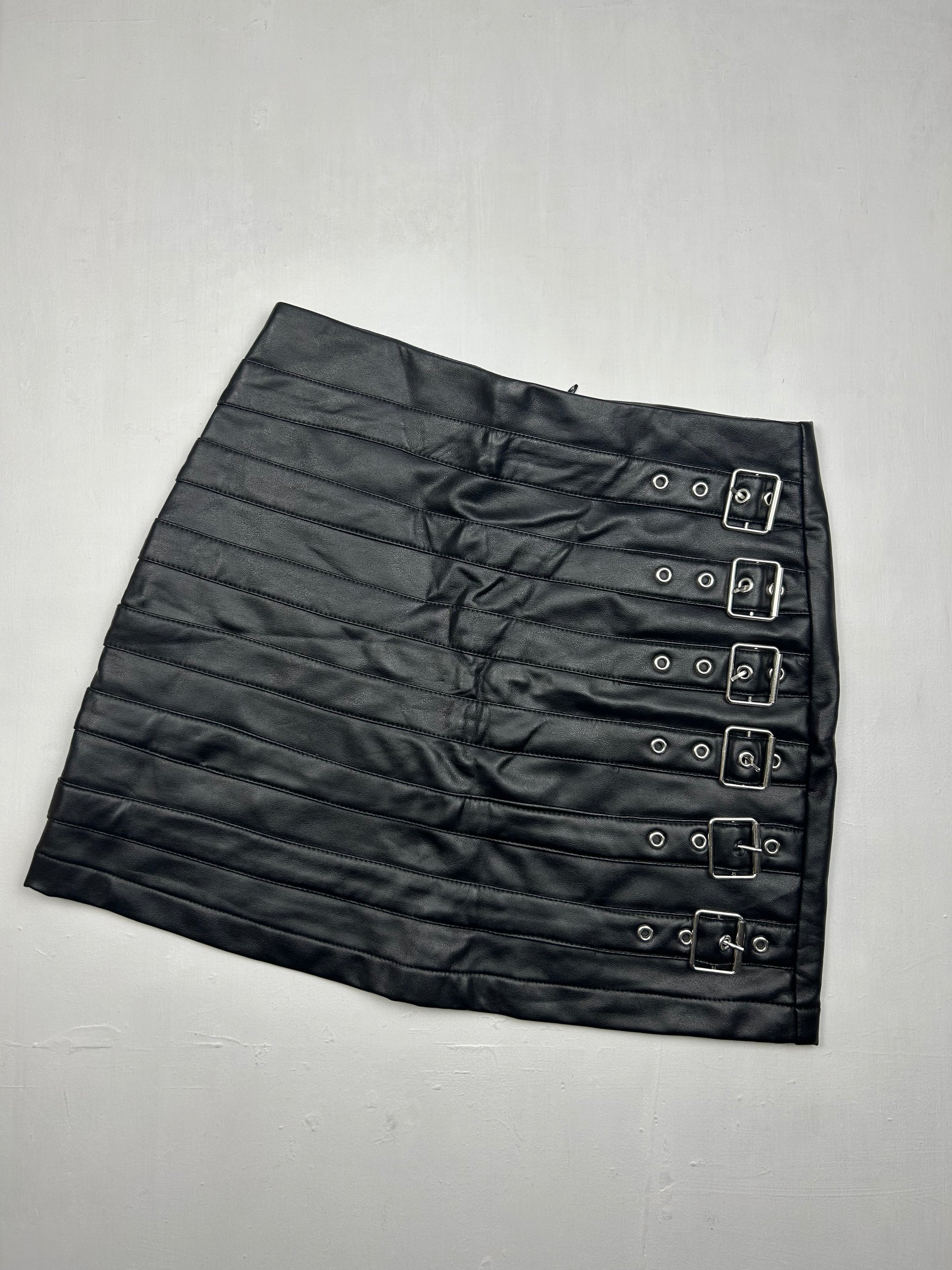 Black belt mini skirt (S)