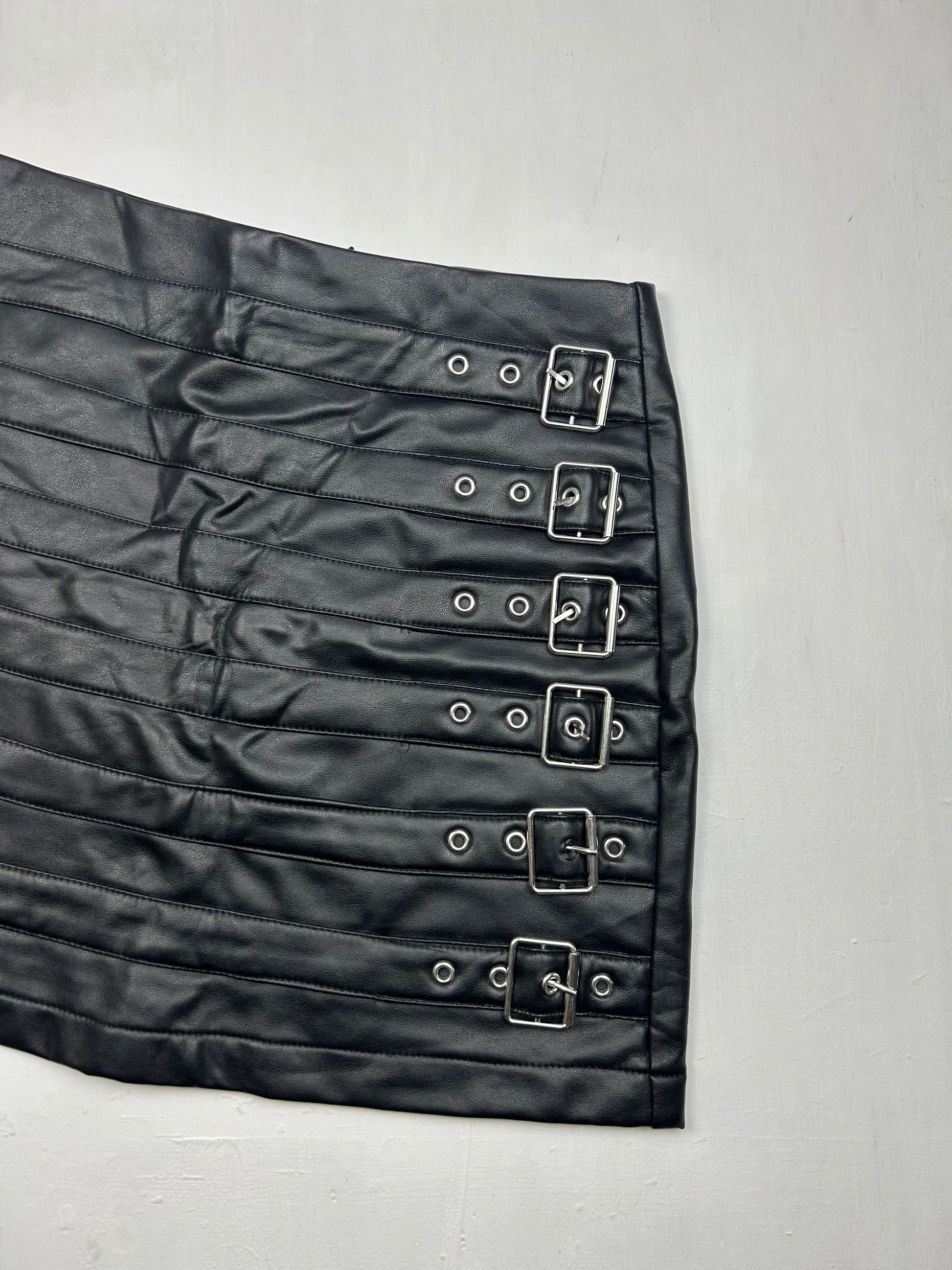 Black belt mini skirt (S)