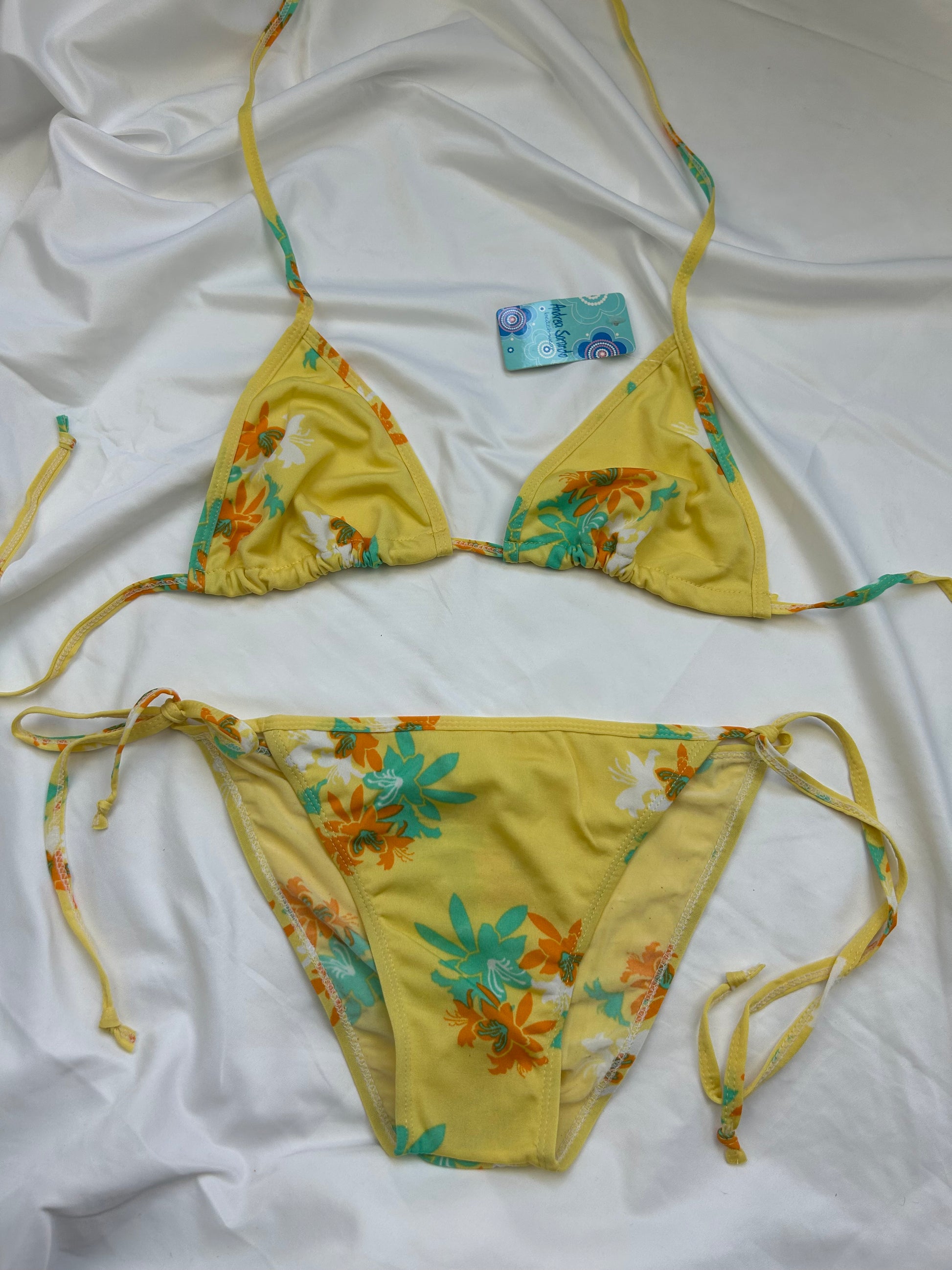 Yellow floral low rise brand new bikini set (M)