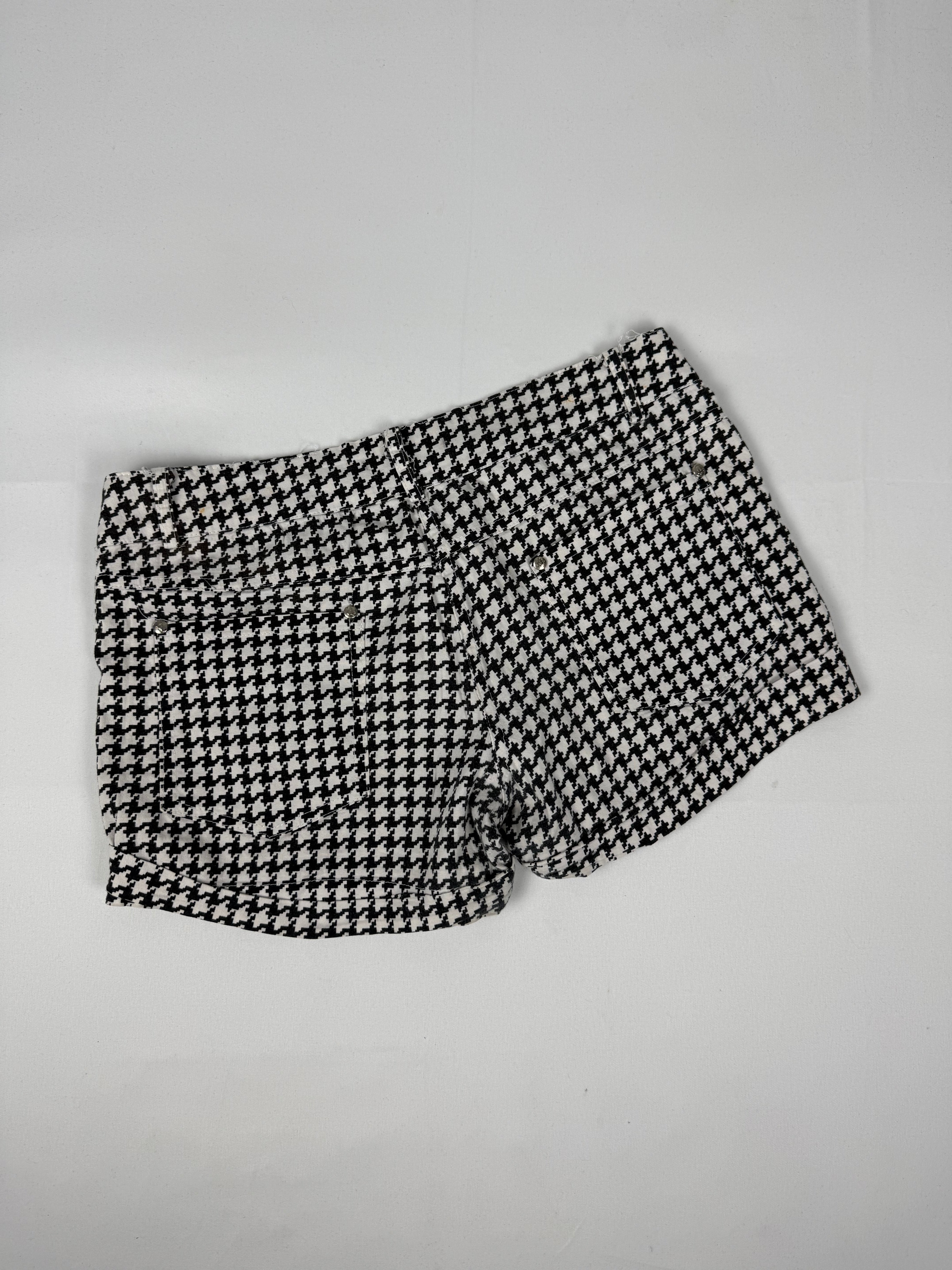 Black houndstooth low rise mini short (S/M)