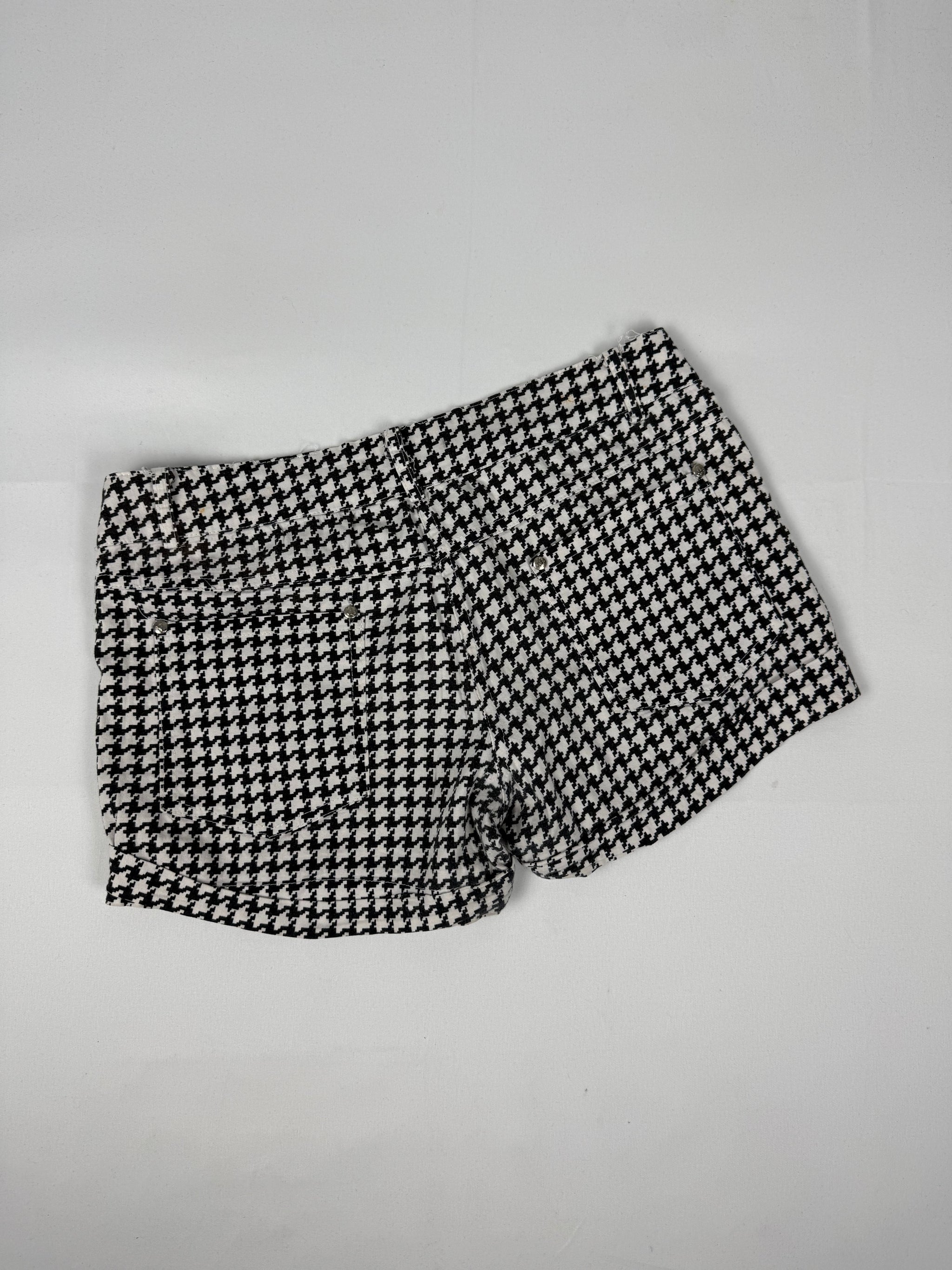 Black houndstooth low rise mini short (S/M)
