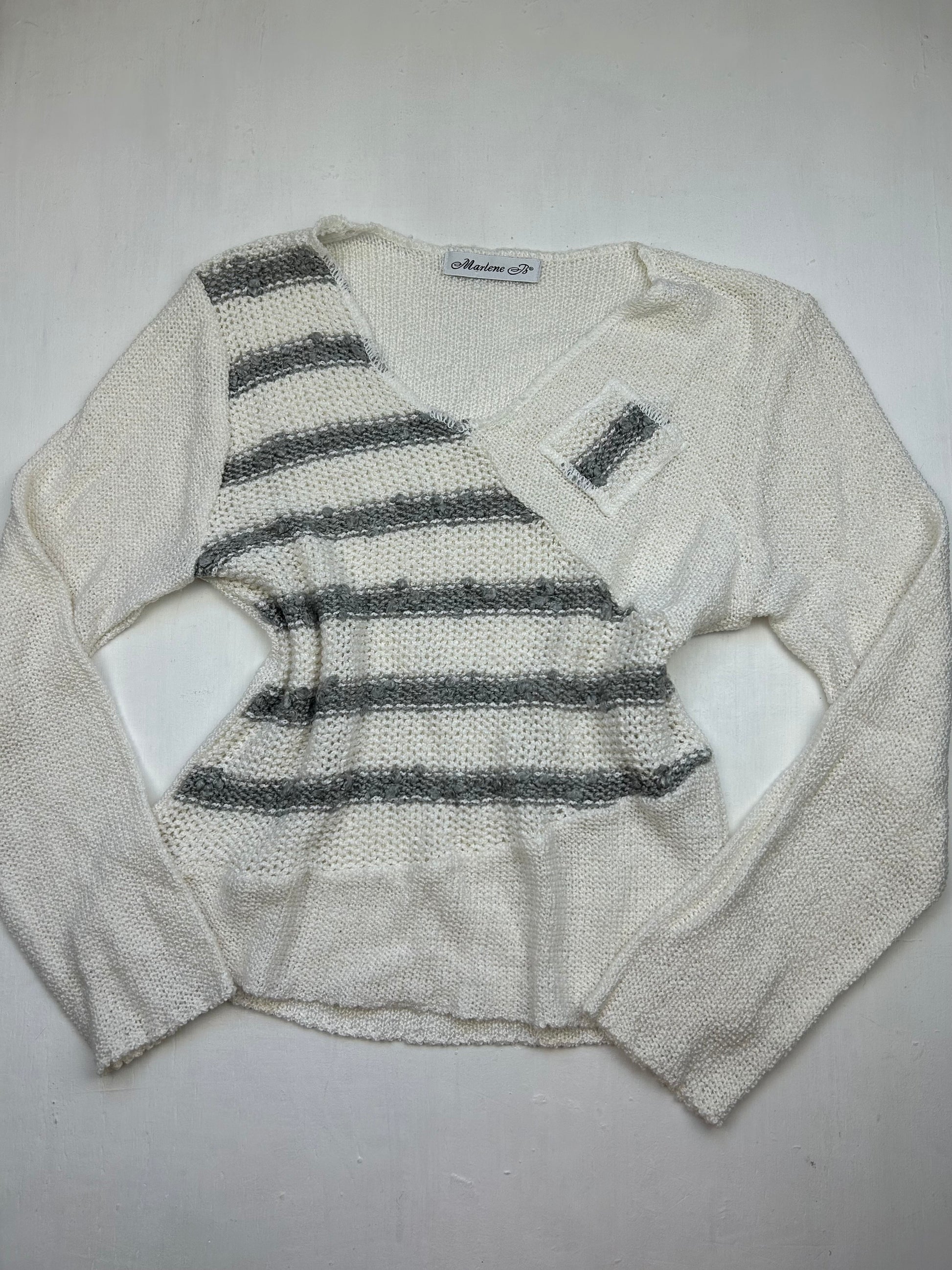 White V neck  jumper (S/M)
