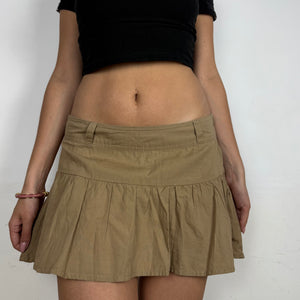 Beige low rise mini pleated skirt (M/L)