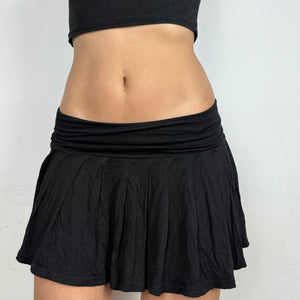 Black low rise pleated mini skirt (S/M)