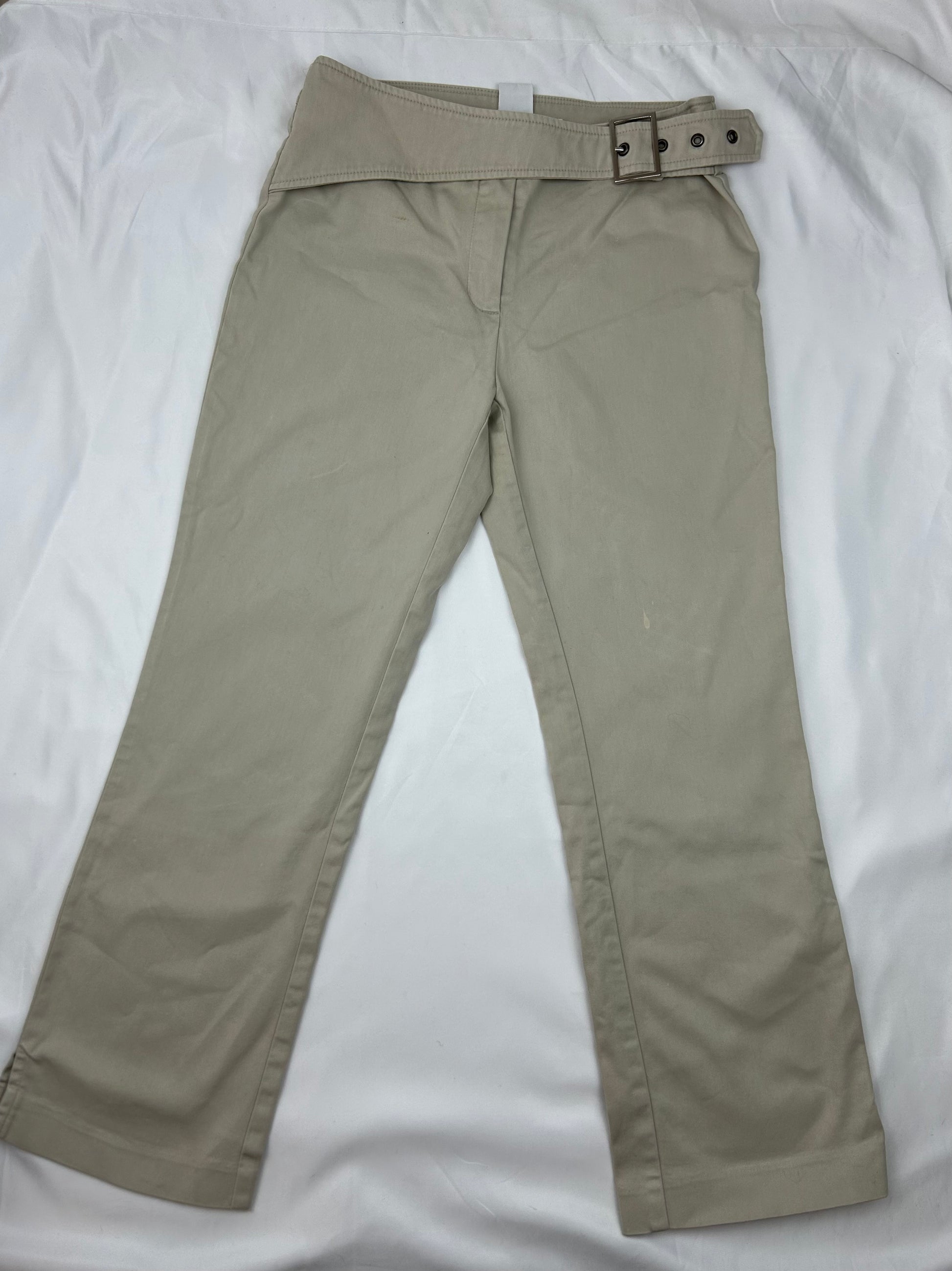 Beige low rise cotton buckle belt capri pants (XS)